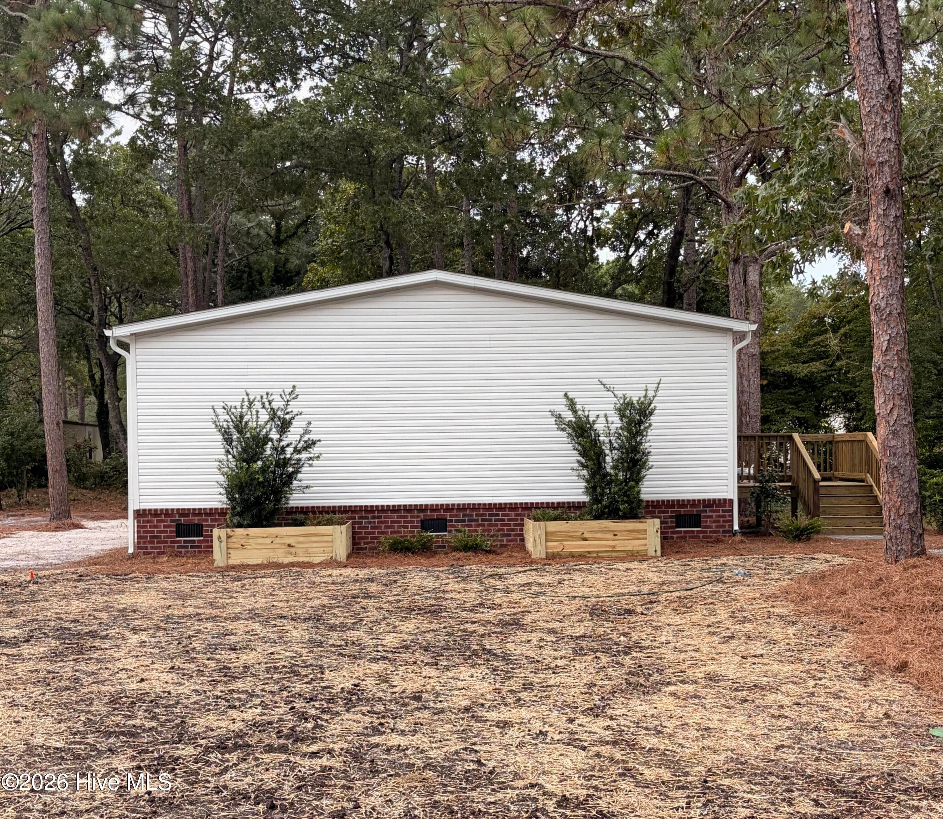 Manufactured Home at 209 Sycamore Road, Southport, NC 28461, photo 16 of 167