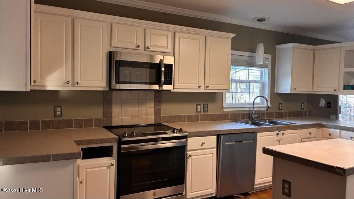Manufactured Home at 1181 Lobelia Road, Vass, NC 28394, photo 13 of 61