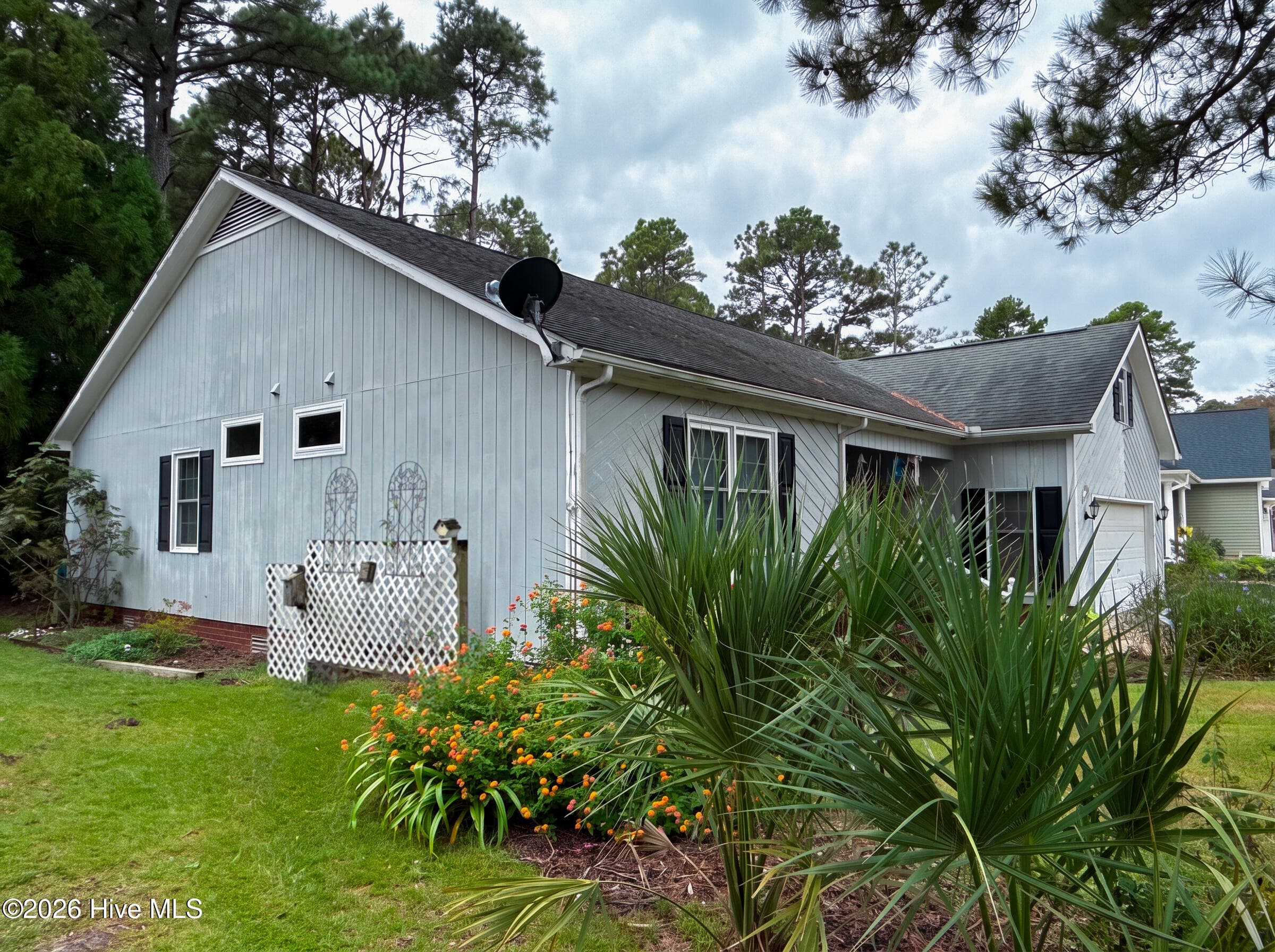 Single Family Residence at 1811 Caracara Drive, New Bern, NC 28560, photo 16 of 29