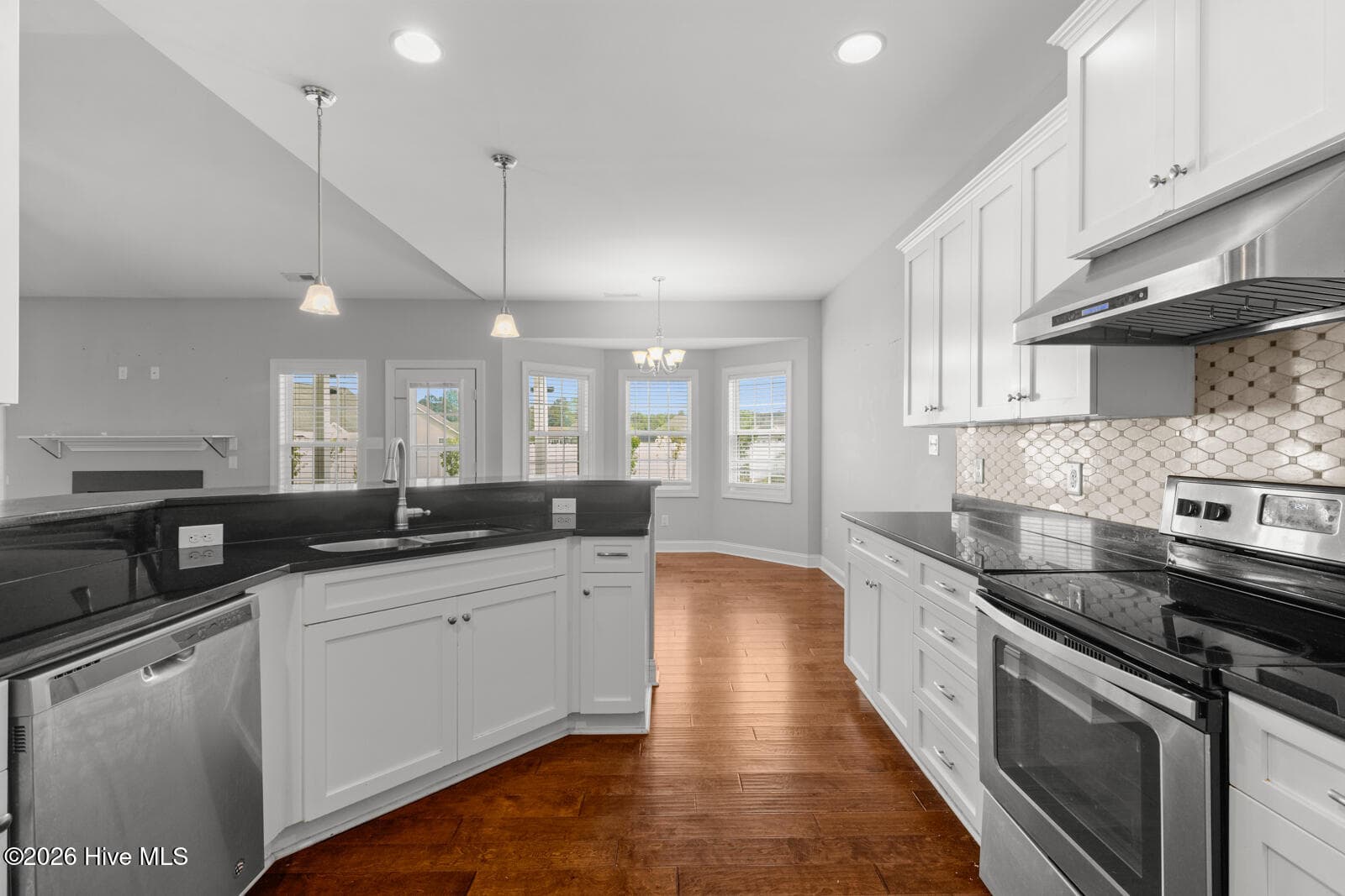 Single Family Residence at 412 Moss Springs Drive, Swansboro, NC 28584, photo 12 of 32