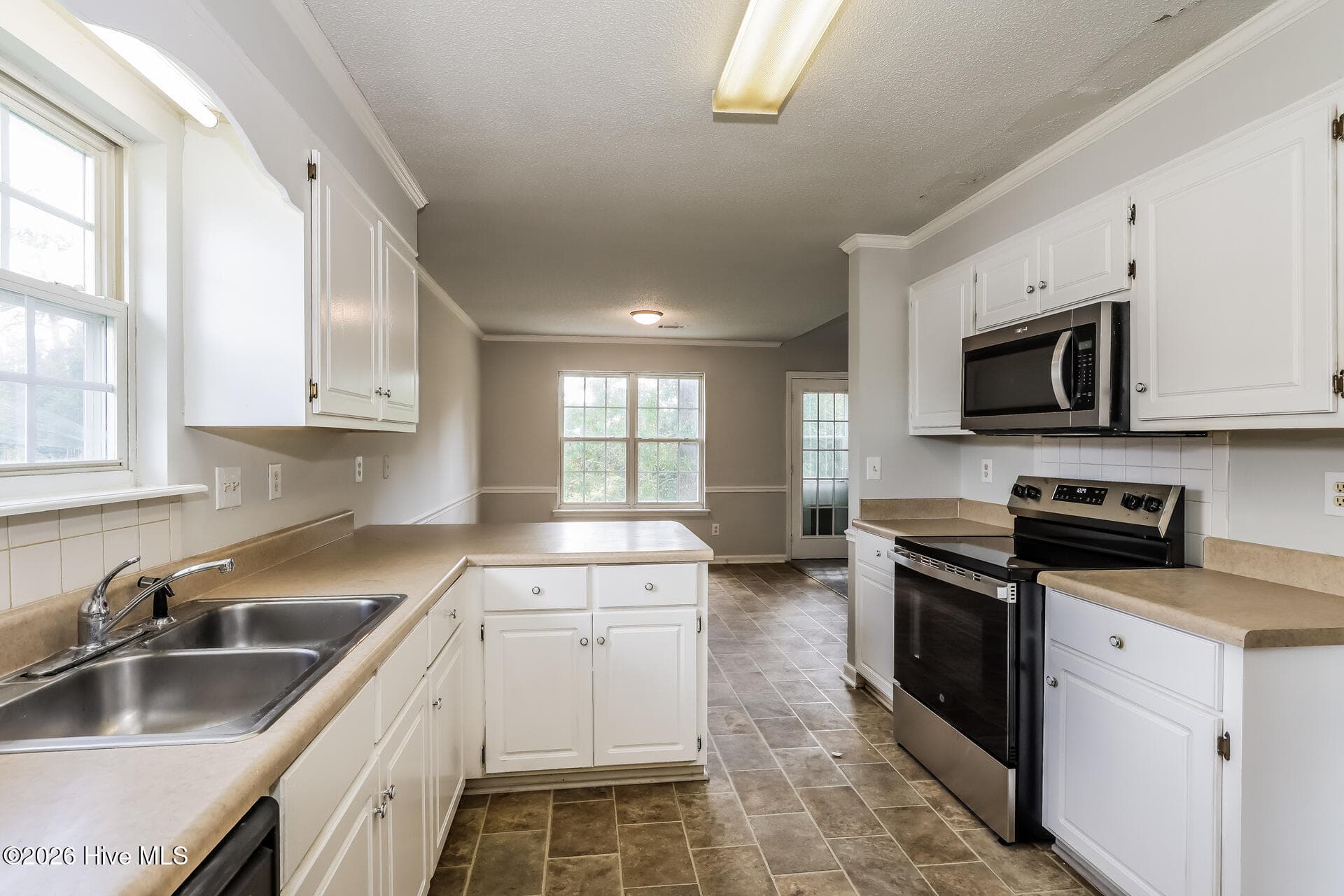 Single Family Residence at 1734 Harrogate Drive, Augusta, GA 30906, photo 2 of 22