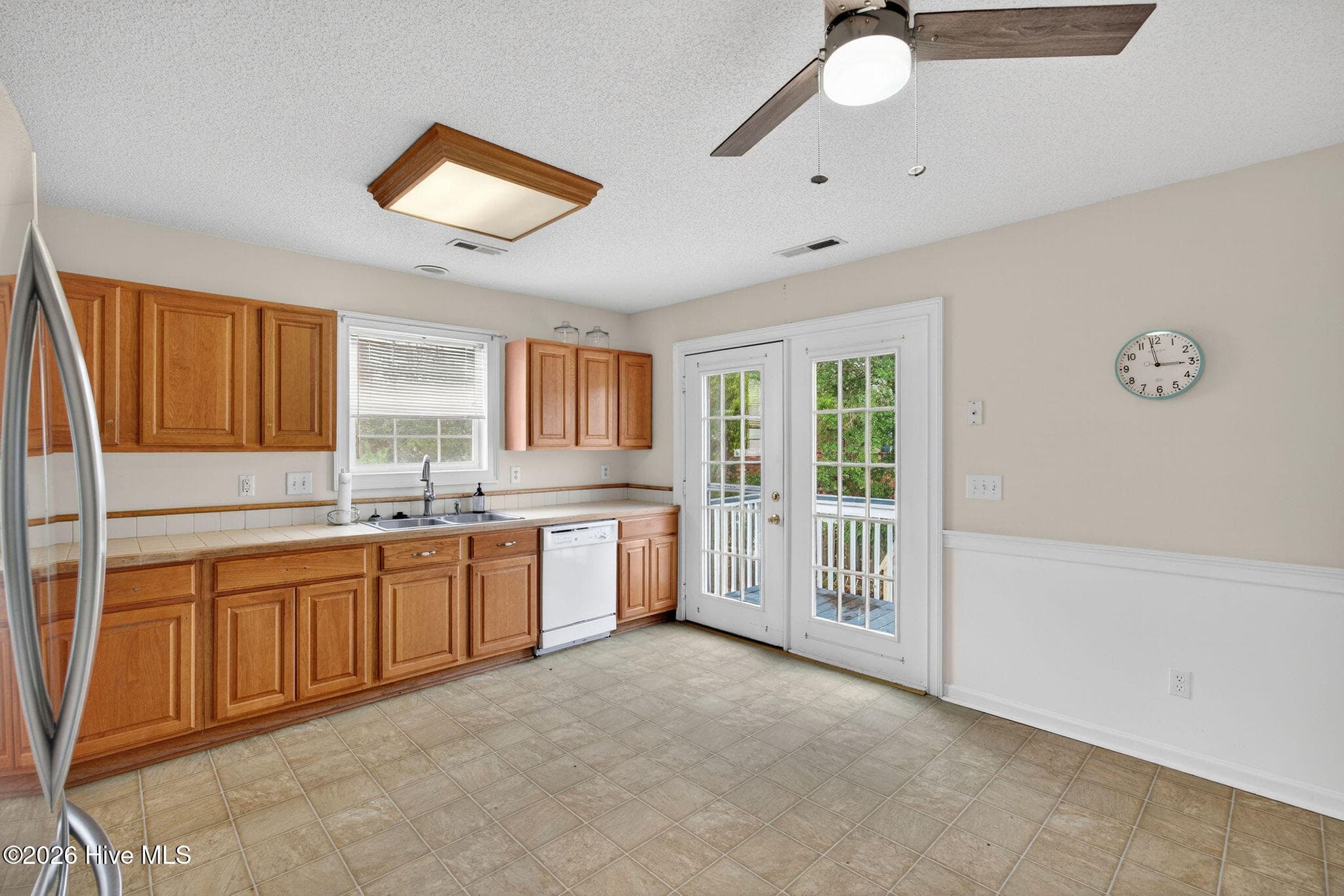 Single Family Residence at 2305 E Oak Island Drive, Oak Island, NC 28465, photo 9 of 31