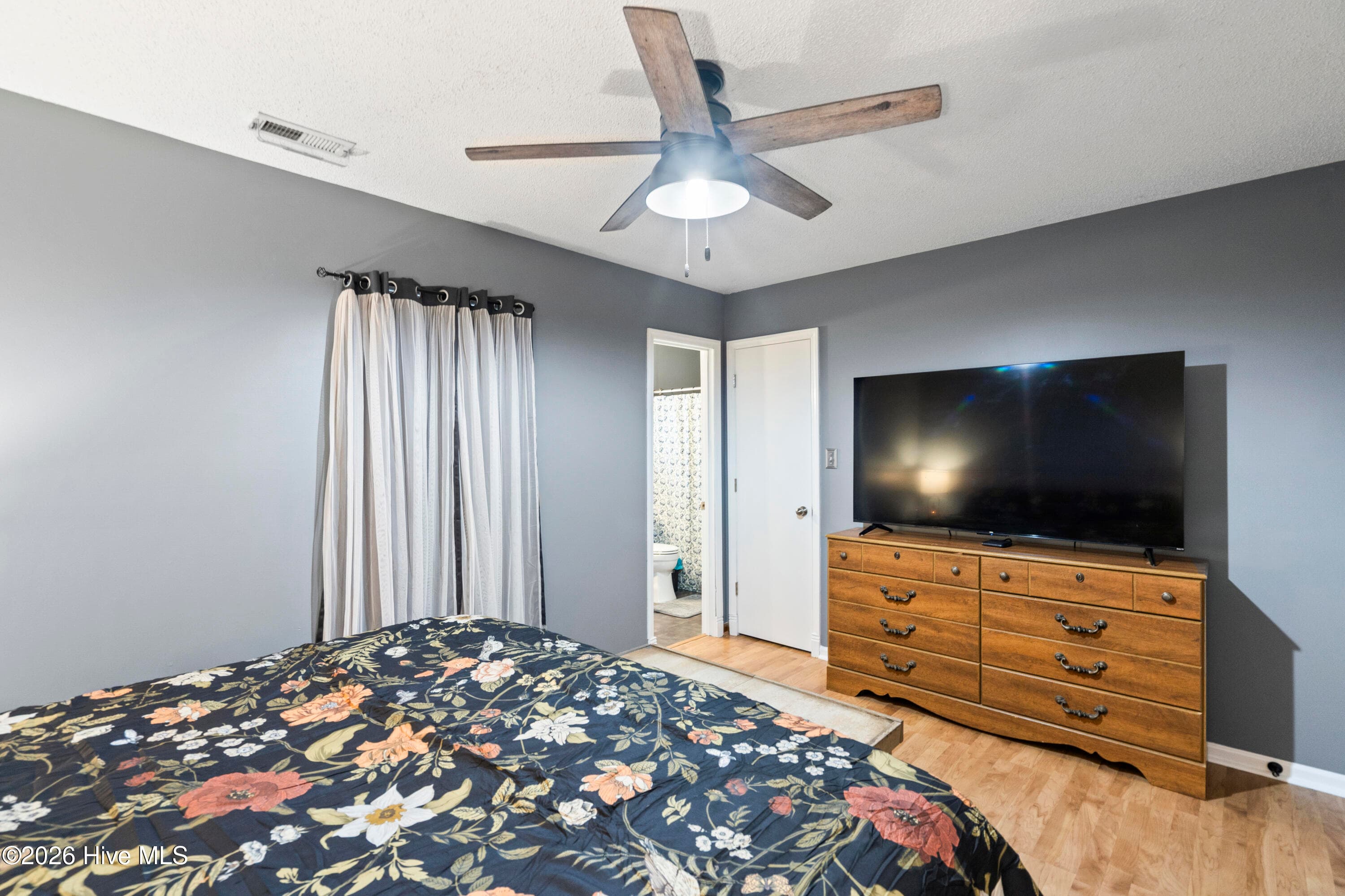 Single Family Residence at 259 S Creek Drive, Jacksonville, NC 28540, photo 22 of 32