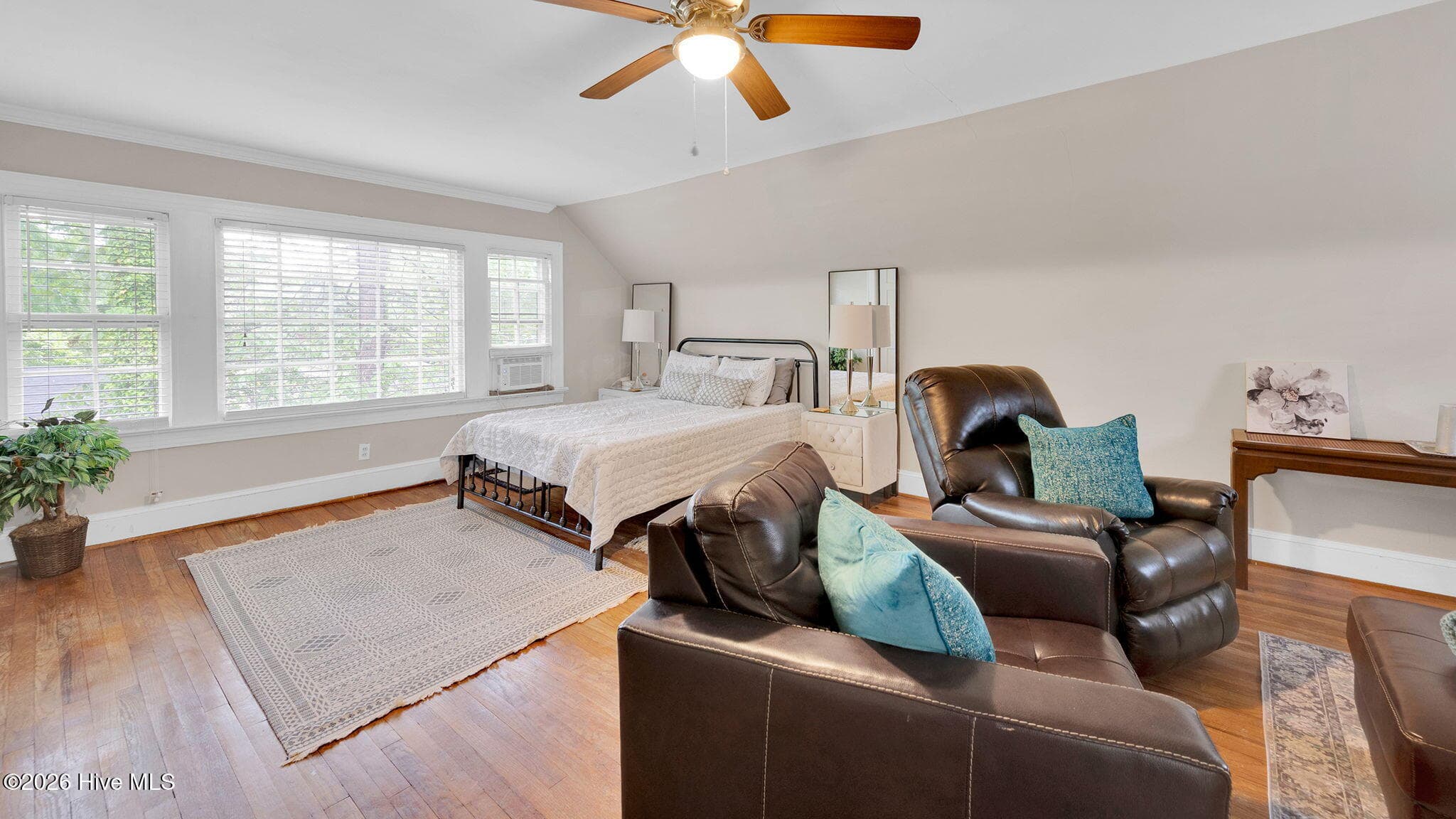 one of two gigantic bedrooms up stairs with a full bath between them - 1902 Sherwood Drive, Greenville, NC 27858
