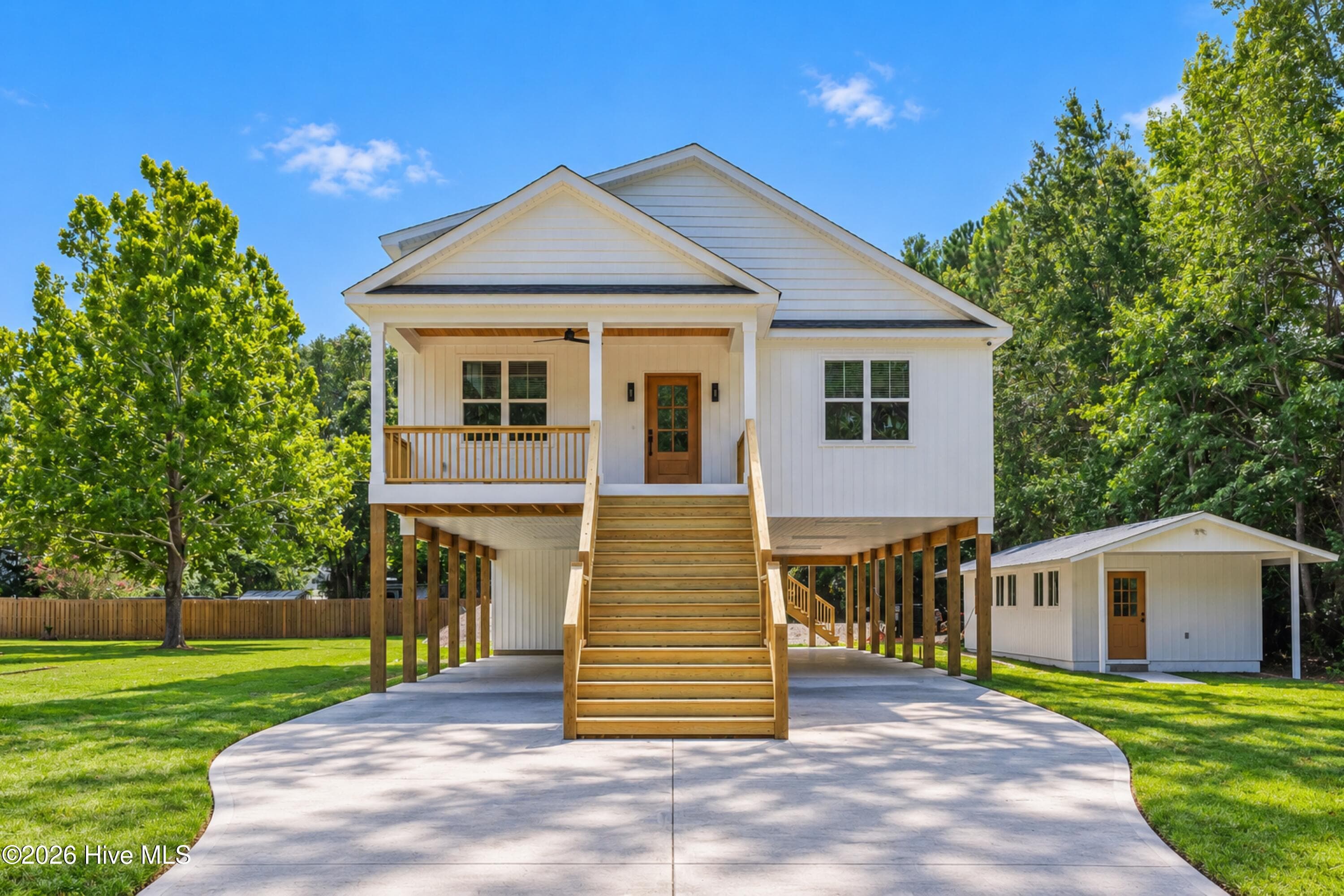 203 Sand Dollar Lane, Hampstead, NC 28443