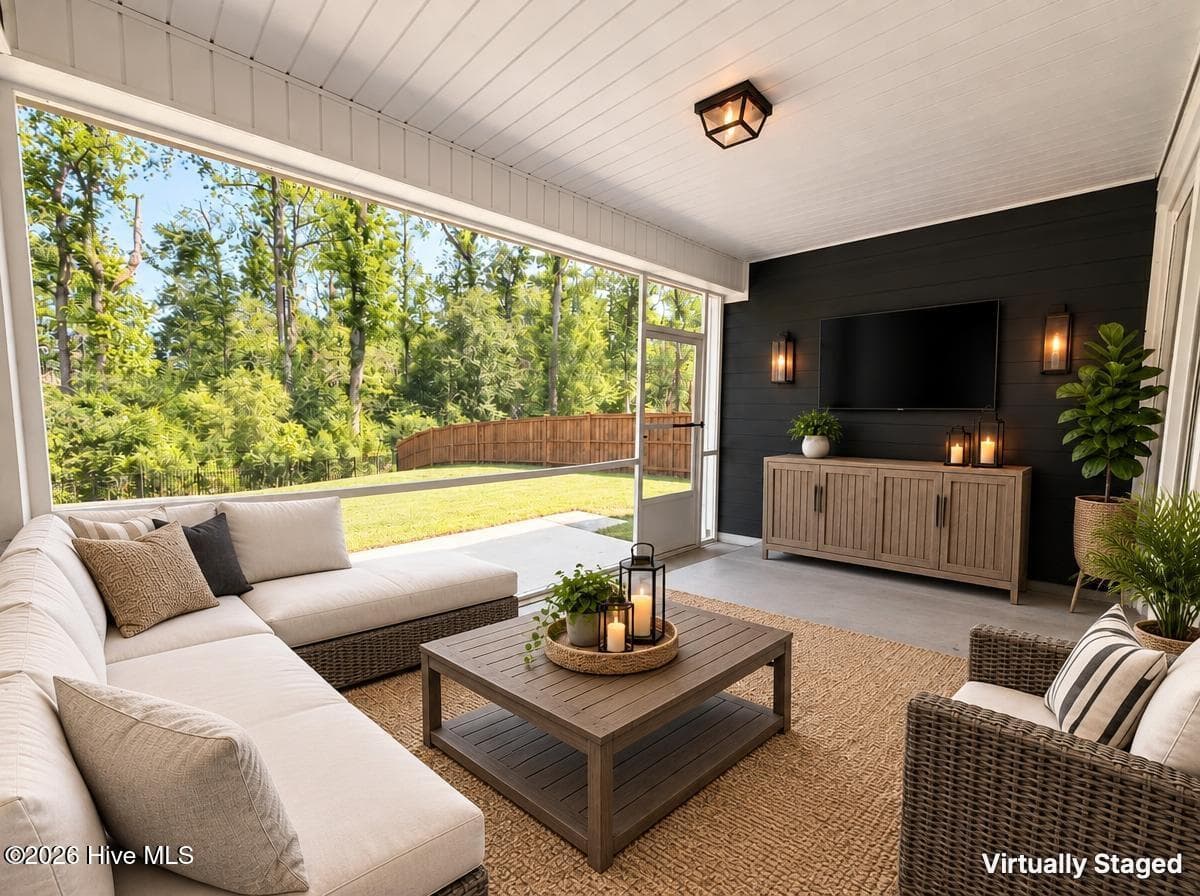 Back screened porch virtually staged - 2528 Lakeside Circle, Wilmington, NC 28401
