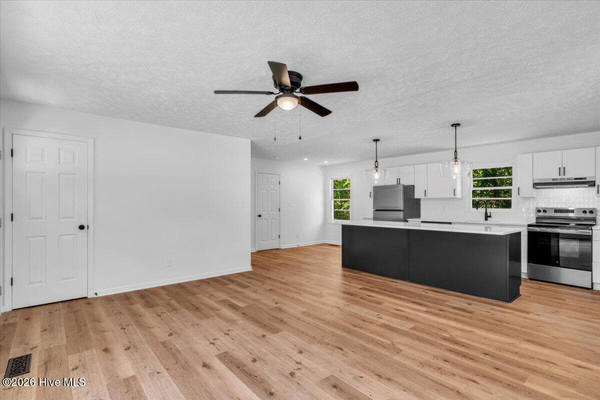 Single Family Residence at 604 S Hardin Street, Southern Pines, NC 28387, photo 5 of 46