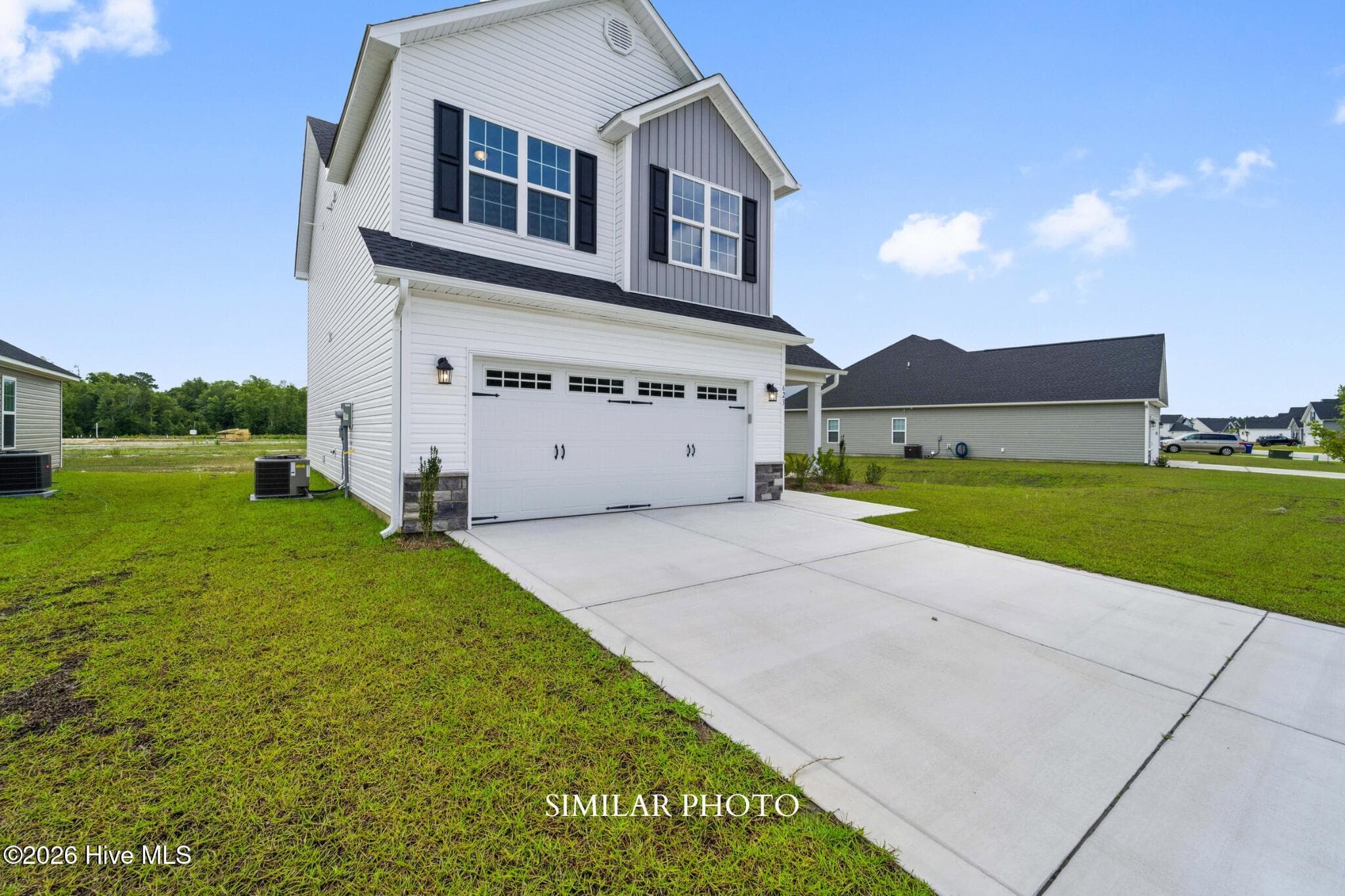 Single Family Residence at 725 Regiment Road, Jacksonville, NC 28546, photo 2 of 41