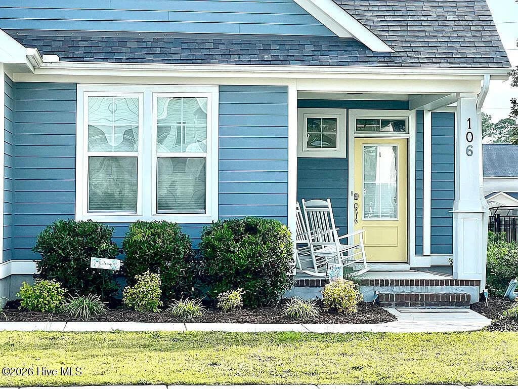 Single Family Residence at 106 Sailor Sky Way, Hampstead, NC 28443, photo 2 of 31