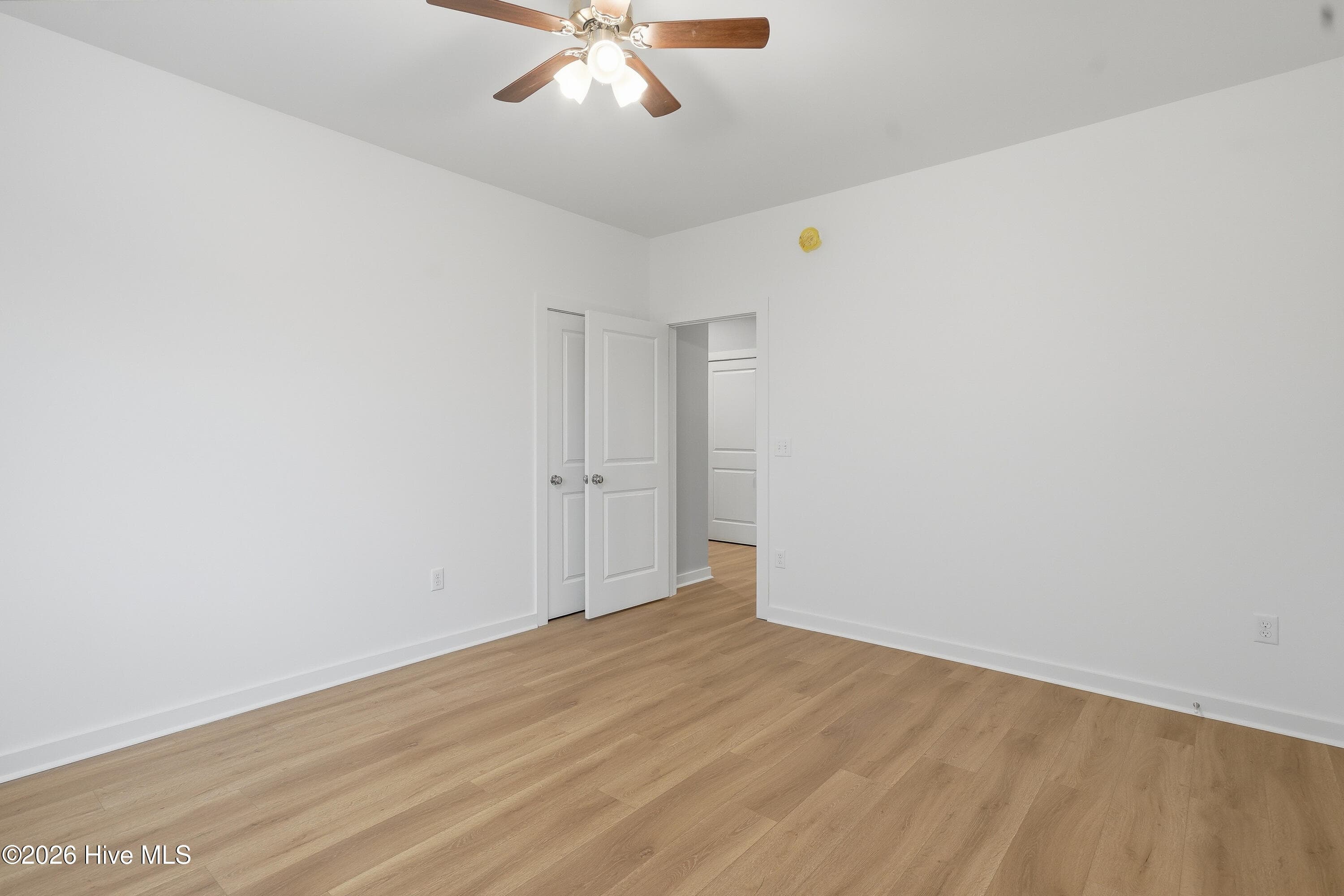 Single Family Residence at 305 Landon Lane, Sneads Ferry, NC 28460, photo 2 of 2