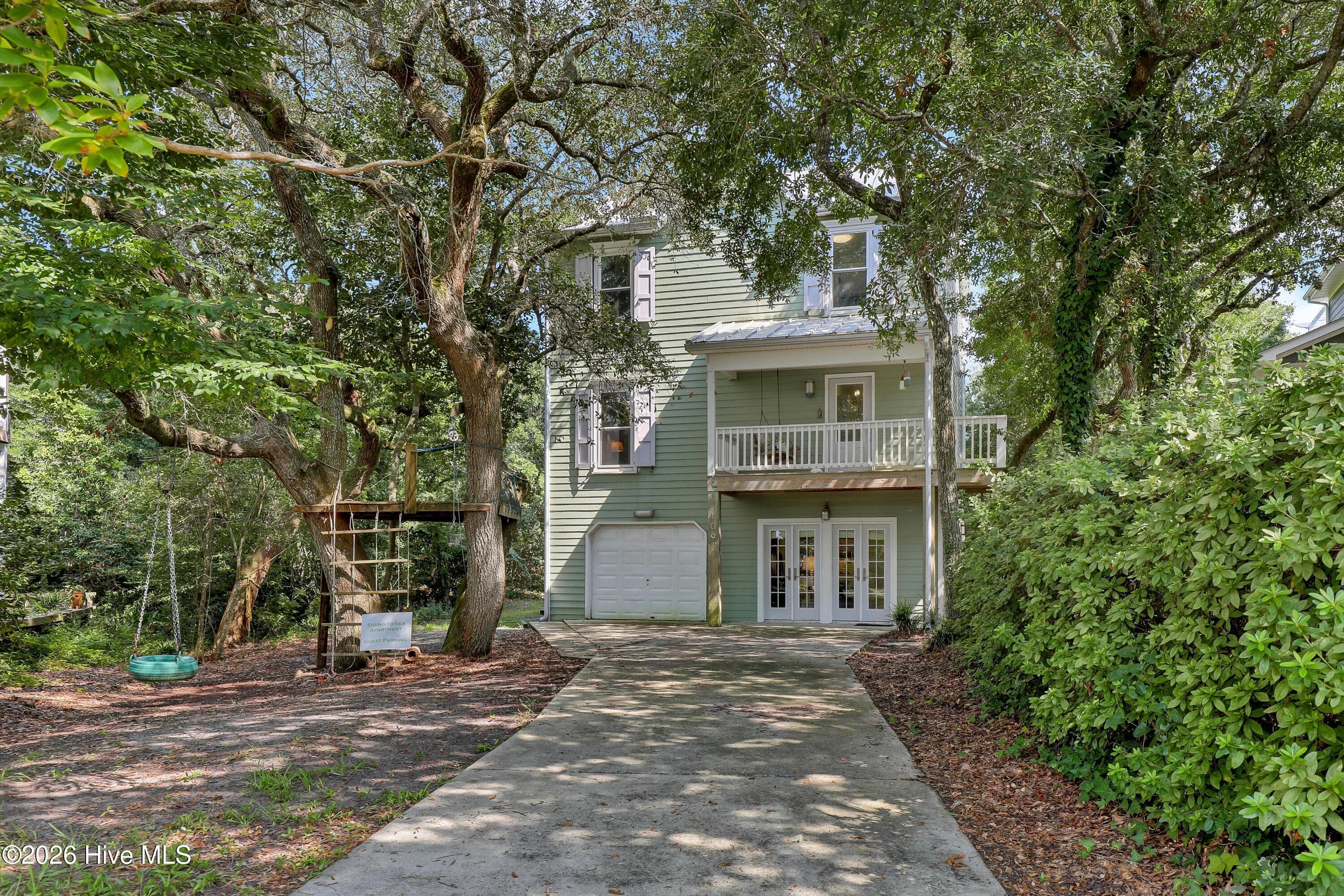Single Family Residence at 109 Sea Urchin Court, Surf City, NC 28445, photo 3 of 49