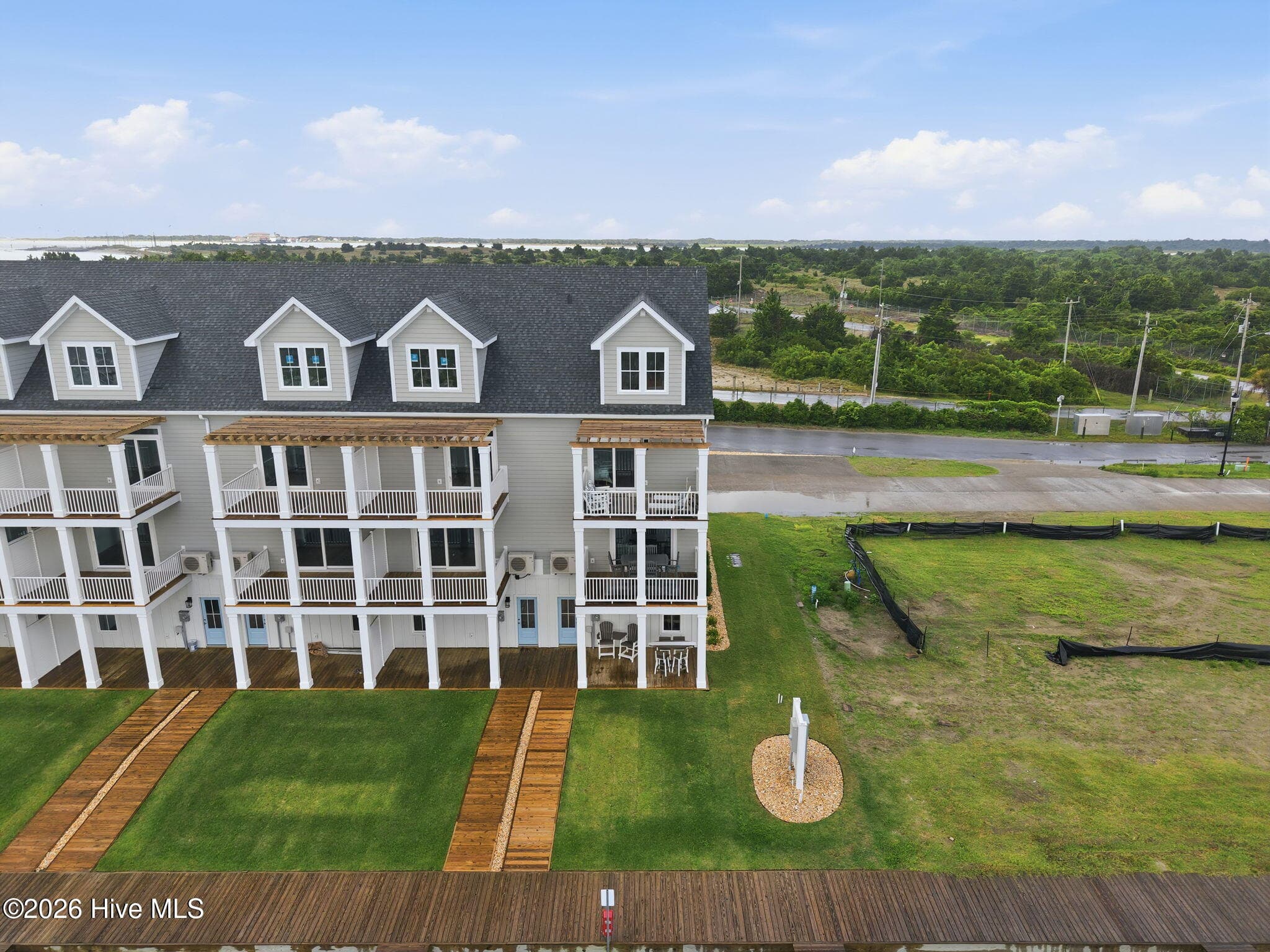 Townhouse at 200 Olde Towne Yacht Club Drive 50, Beaufort, NC 28516, photo 6 of 53