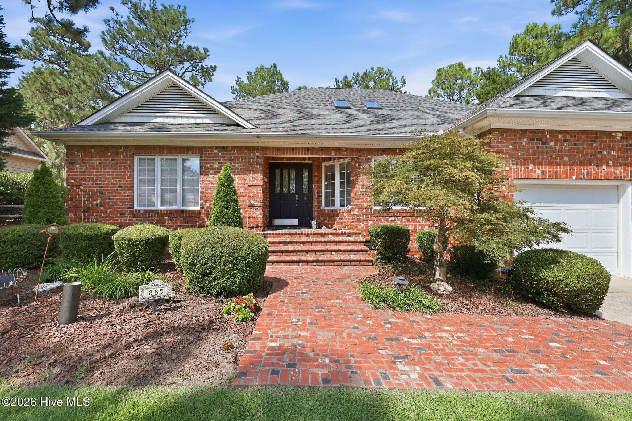 Single Family Residence at 885 Monticello Drive, Pinehurst, NC 28374, photo 2 of 51