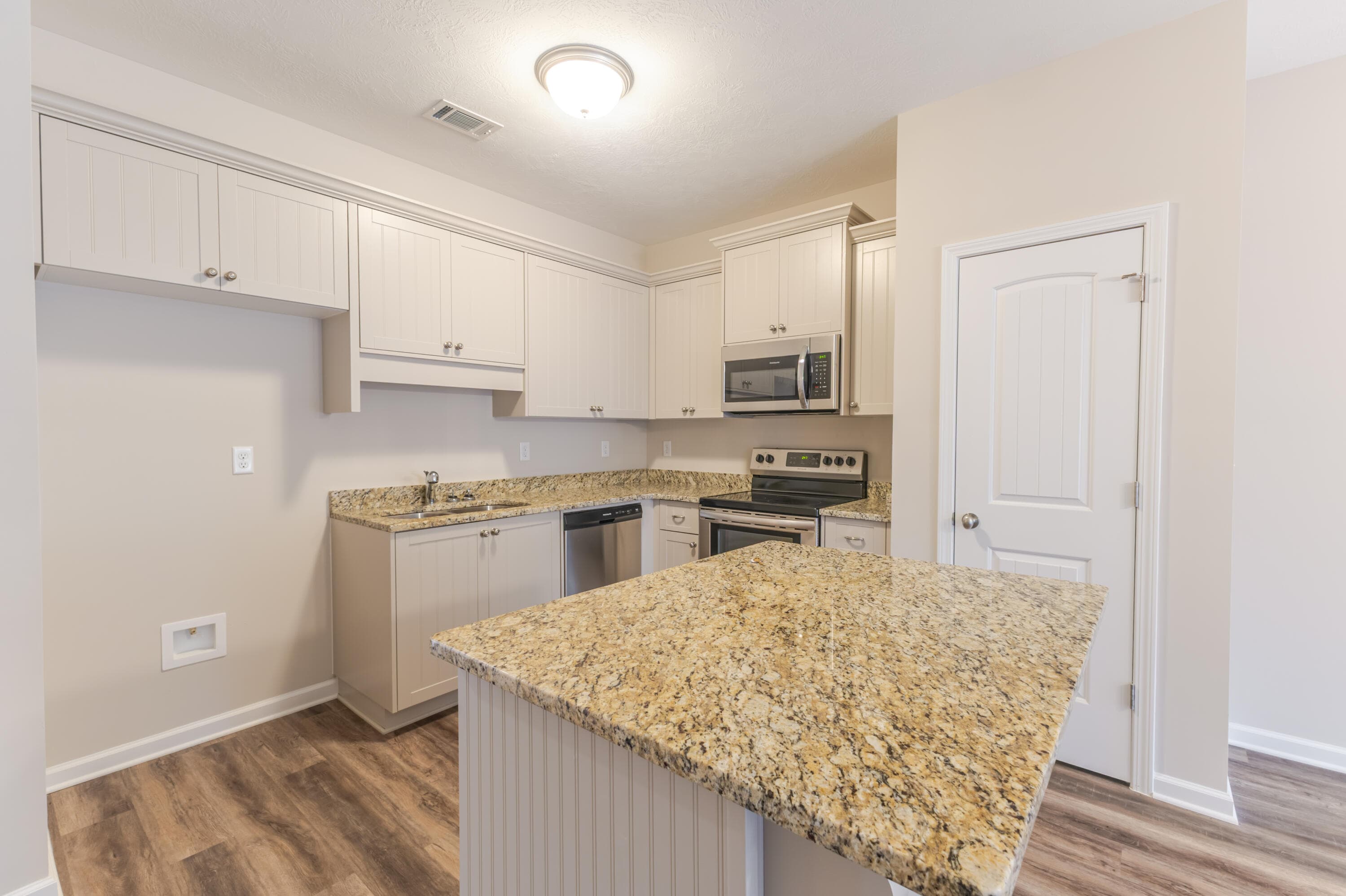 Townhouse at 334 Bordeaux Drive, Thomson, GA 30824, photo 11 of 21