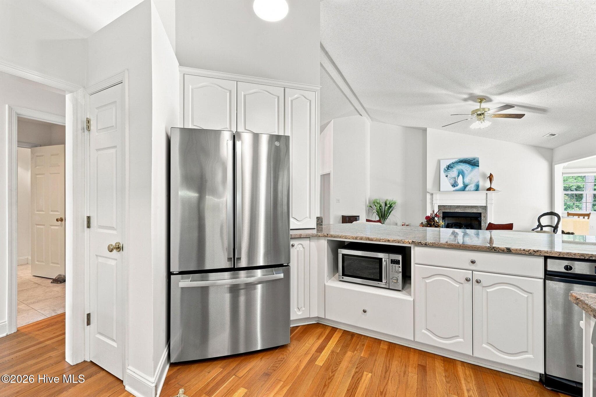 Single Family Residence at 2119 Royal Pines Drive, New Bern, NC 28560, photo 9 of 58