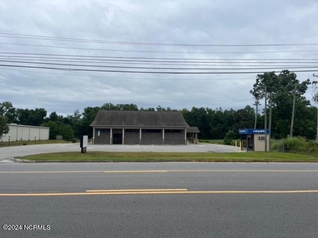 9041 Us Hwy 17, Pollocksville, NC 28573
