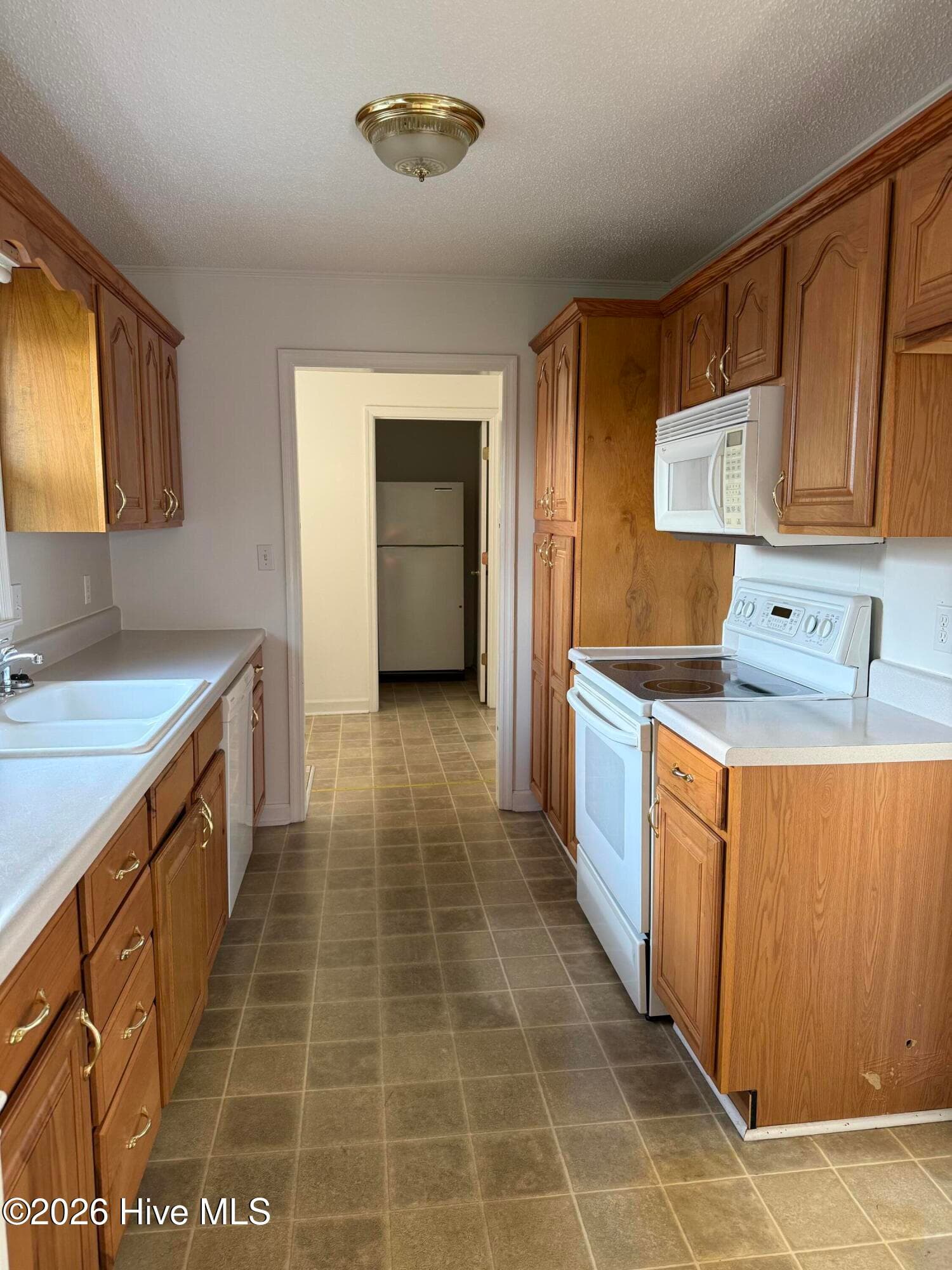 Kitchen #2 - 2992 Cherry Lane, Kinston, NC 28504