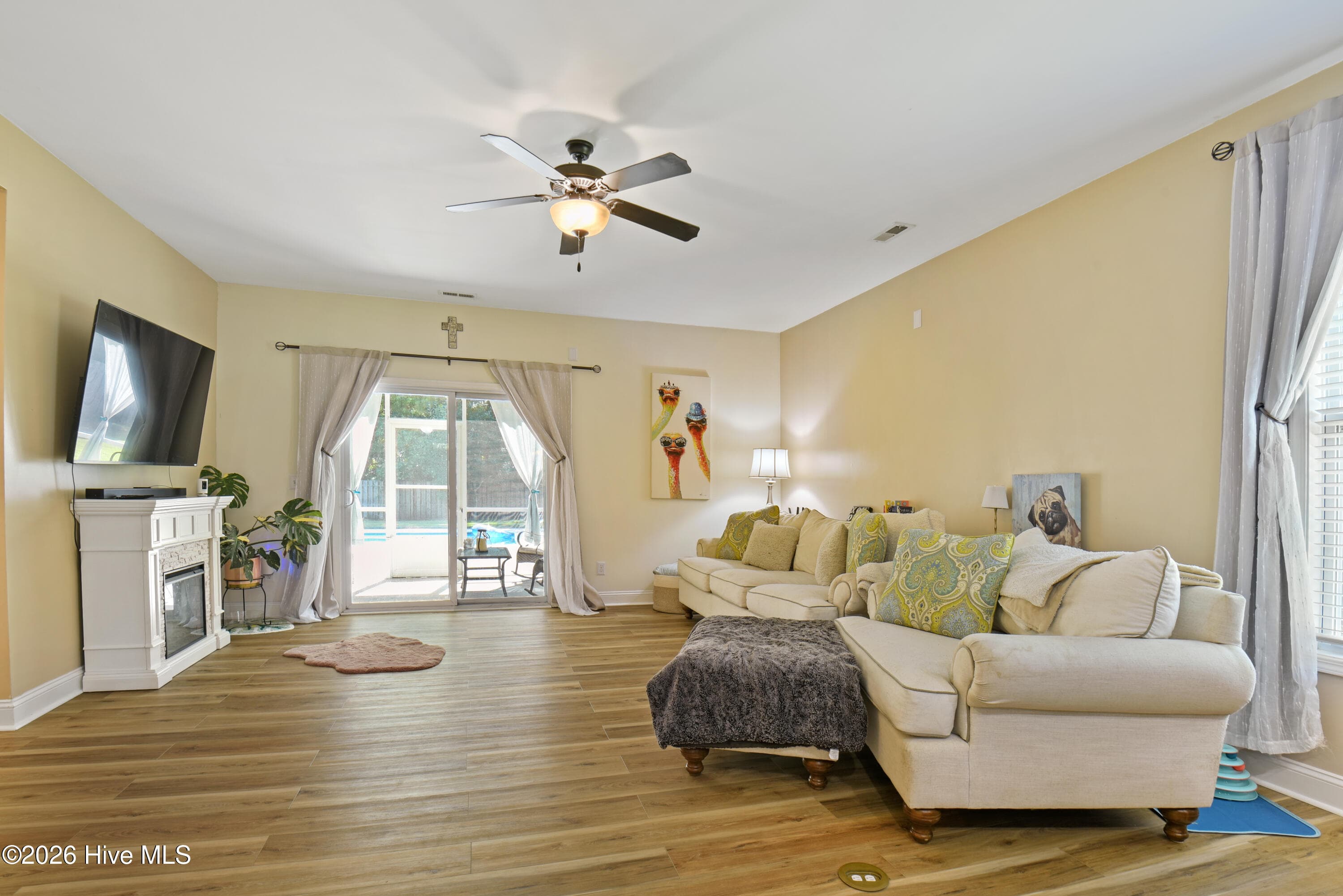 Single Family Residence at 143 Cornel Lane, Hampstead, NC 28443, photo 6 of 38