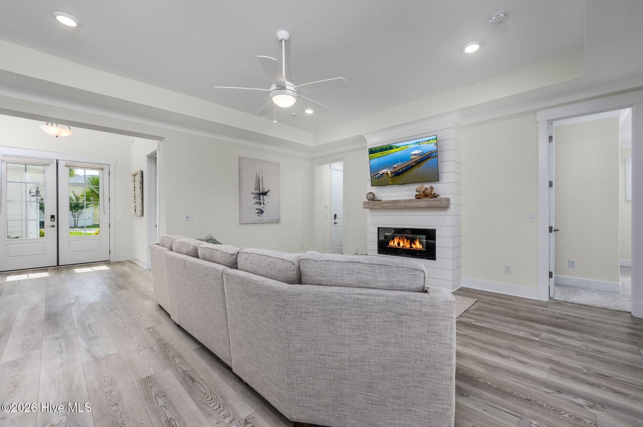 Single Family Residence at 2016 Manor Parc Drive, Calabash, NC 28467, photo 20 of 127