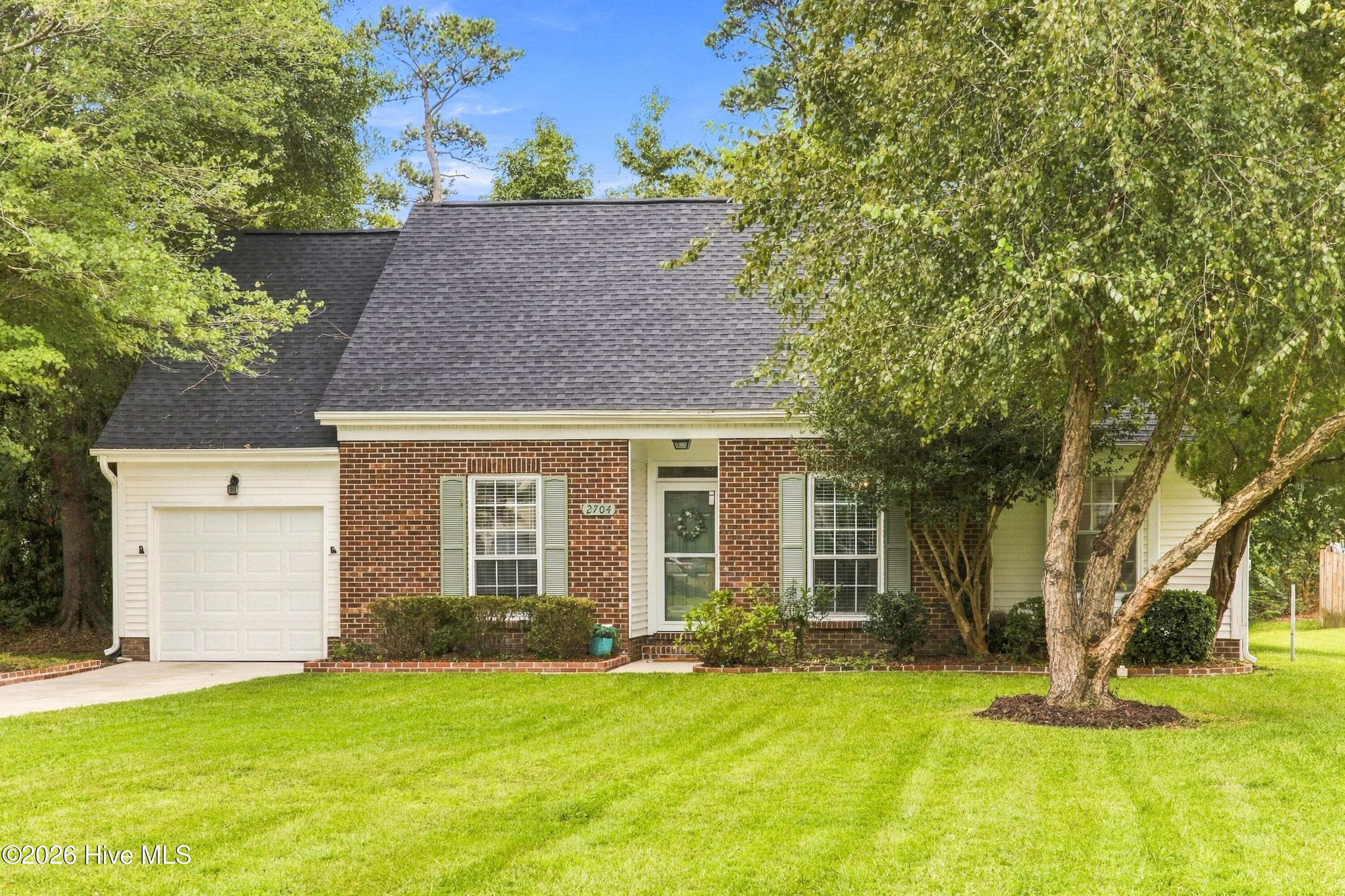 Single Family Residence at 2704 Manor Court, Wilmington, NC 28405, photo 2 of 51
