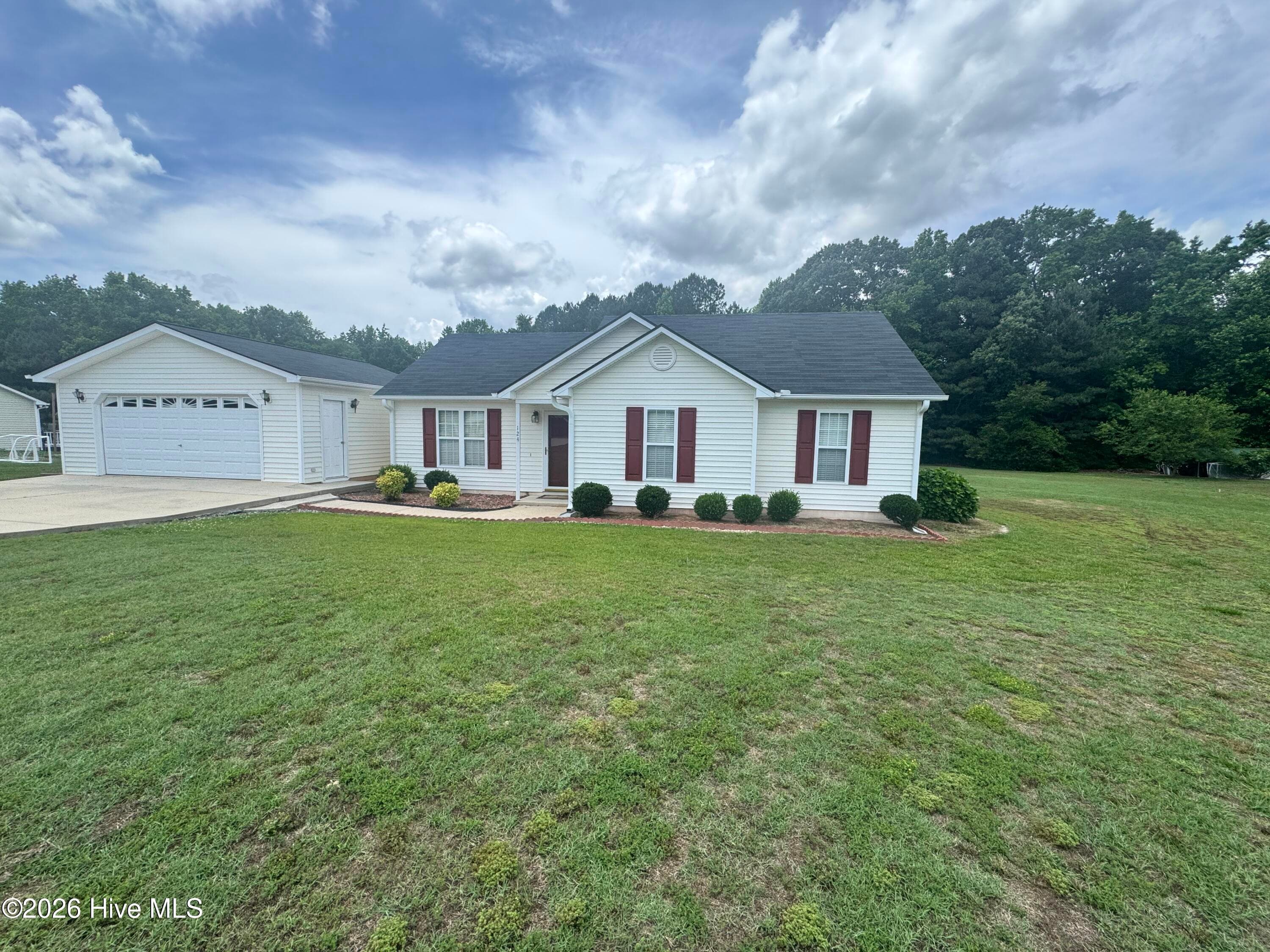 Single Family Residence at 124 Stockbridge Drive, Selma, NC 27576, photo 2 of 25