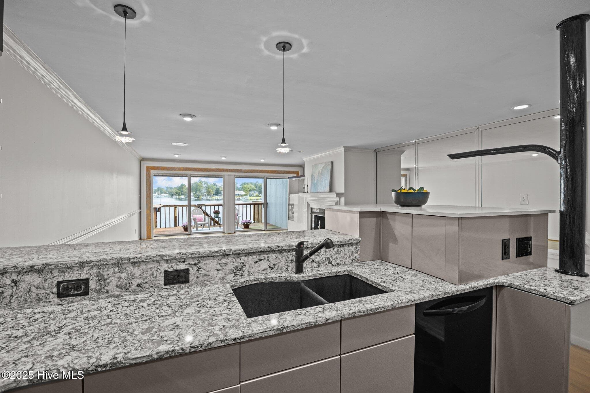 Townhouse at 24 Batts Hill Road, New Bern, NC 28562, photo 10 of 50