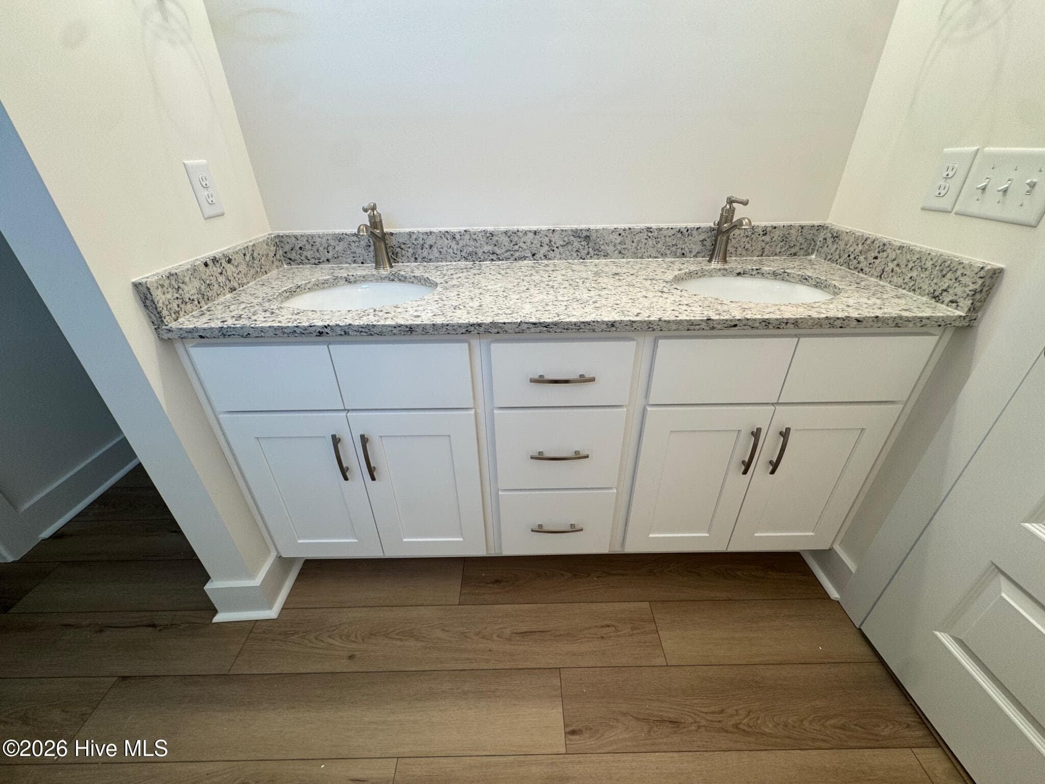 Single Family Residence at 31 Currituck Court, Oriental, NC 28571, photo 17 of 93