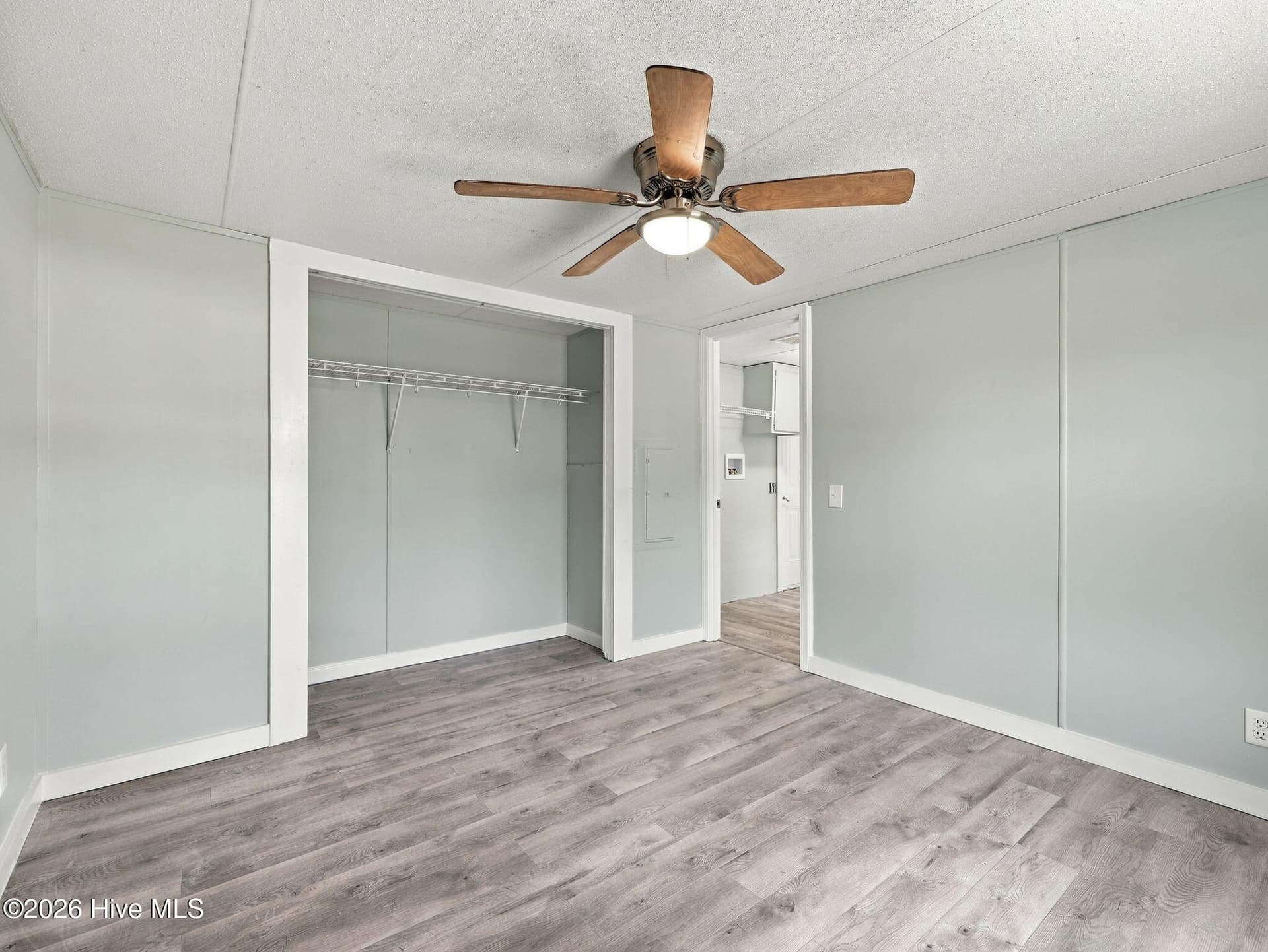 Manufactured Home at 322 N Winchester Lane, Hubert, NC 28539, photo 41 of 65