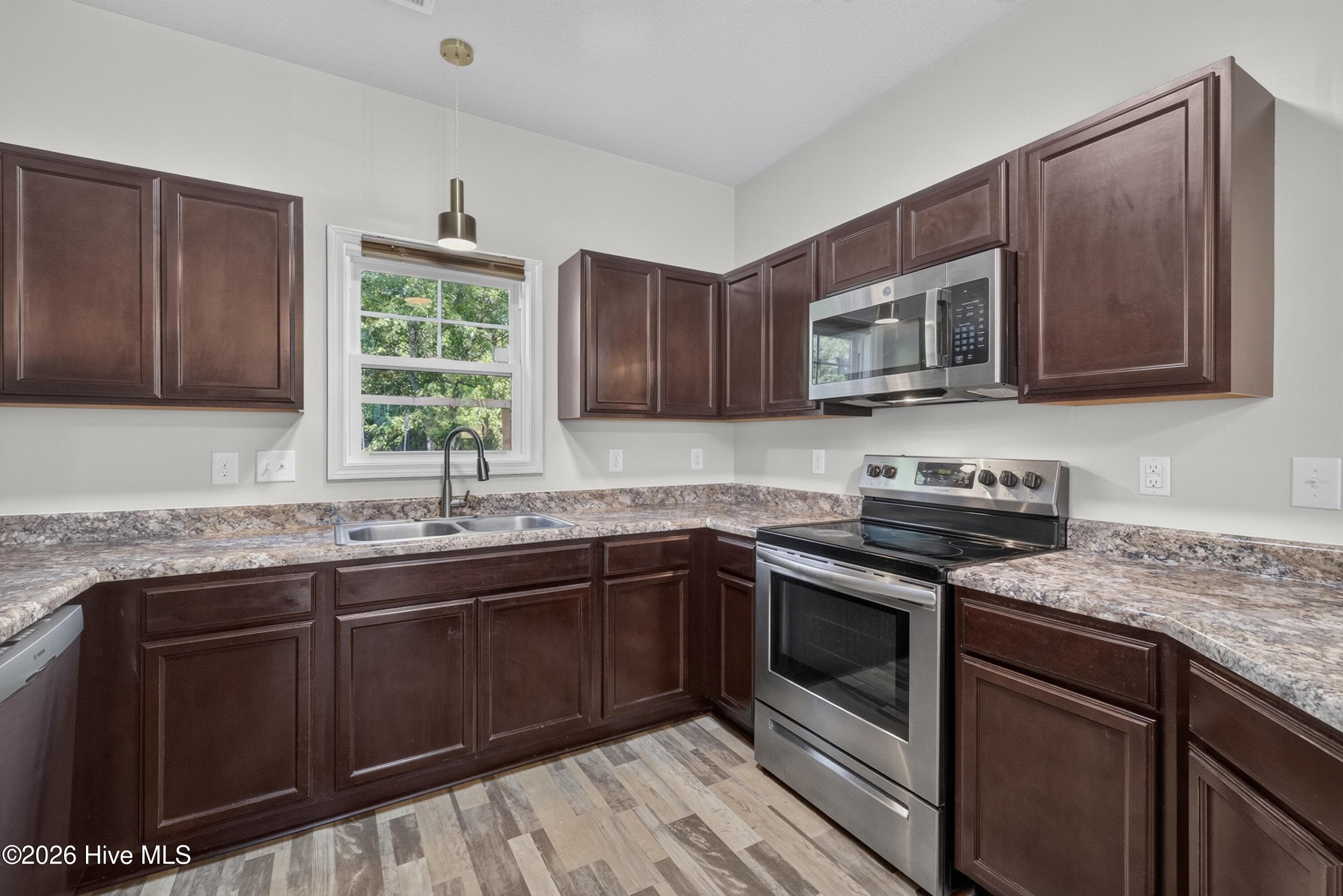 Townhouse at 391 Frisco Way, Holly Ridge, NC 28445, photo 17 of 49