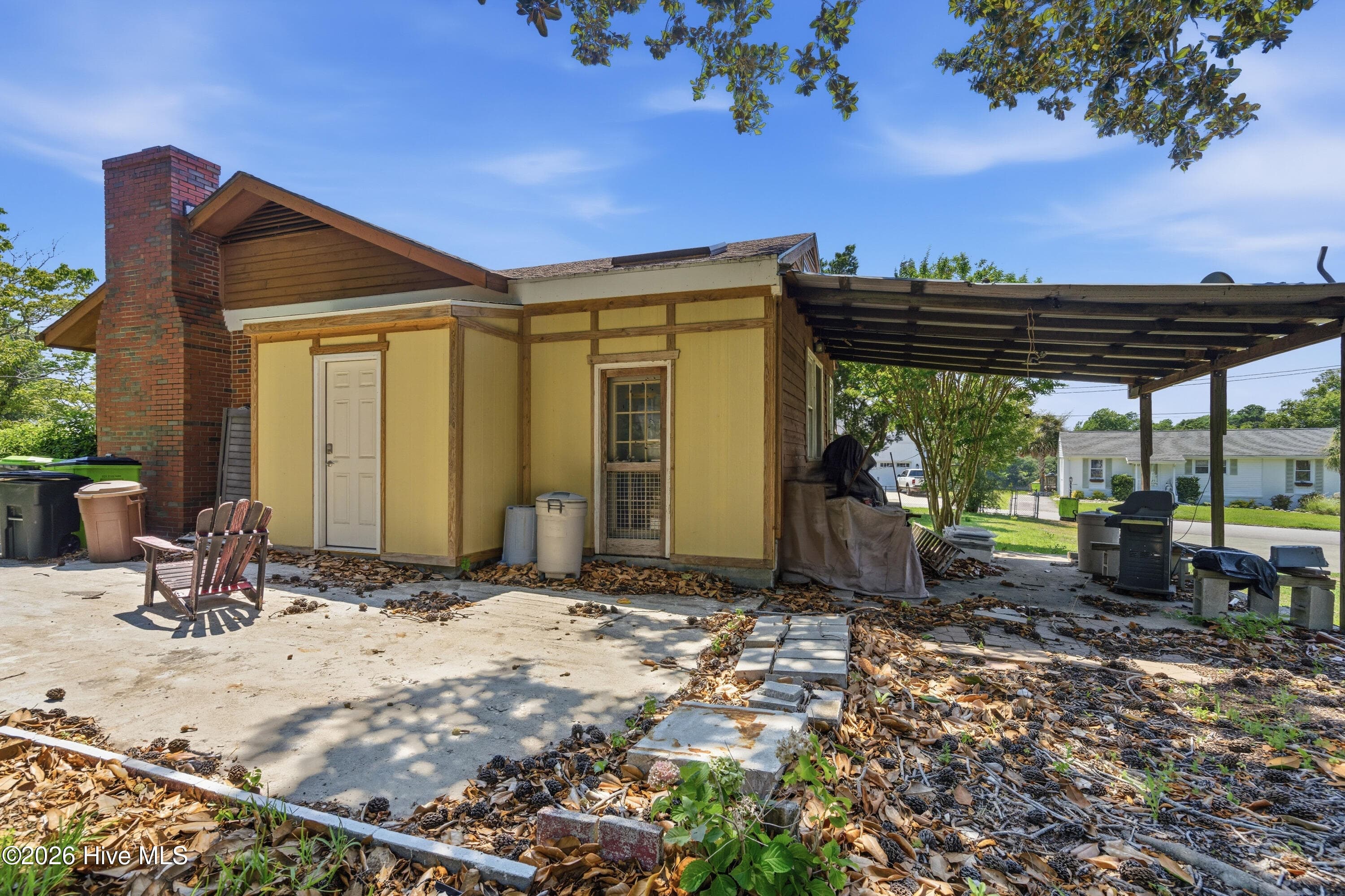 Single Family Residence at 408 S Fifth Street, Swansboro, NC 28584, photo 17 of 22