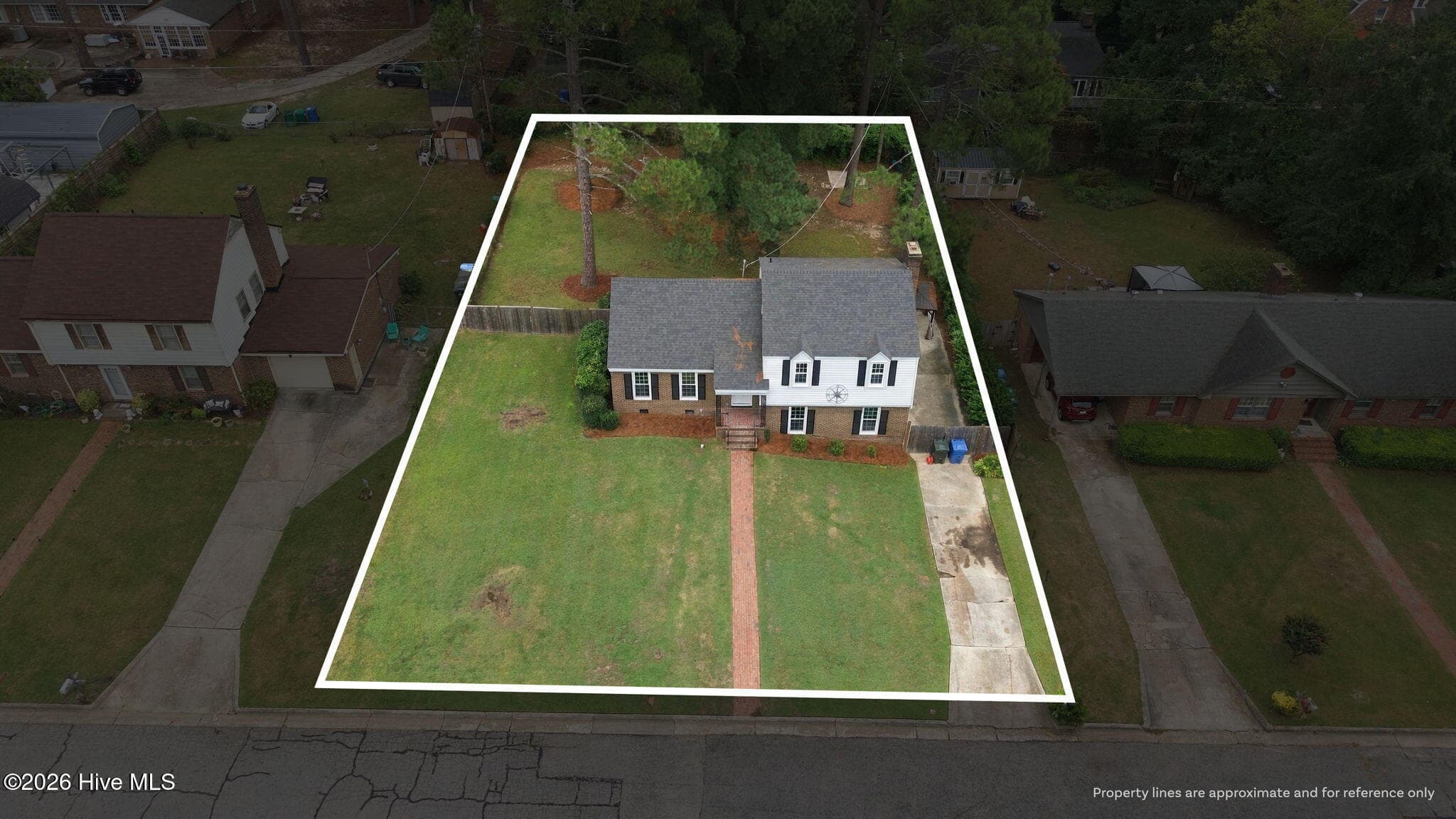 Single Family Residence at 2214 Somerset Drive N, Wilson, NC 27893, photo 3 of 37