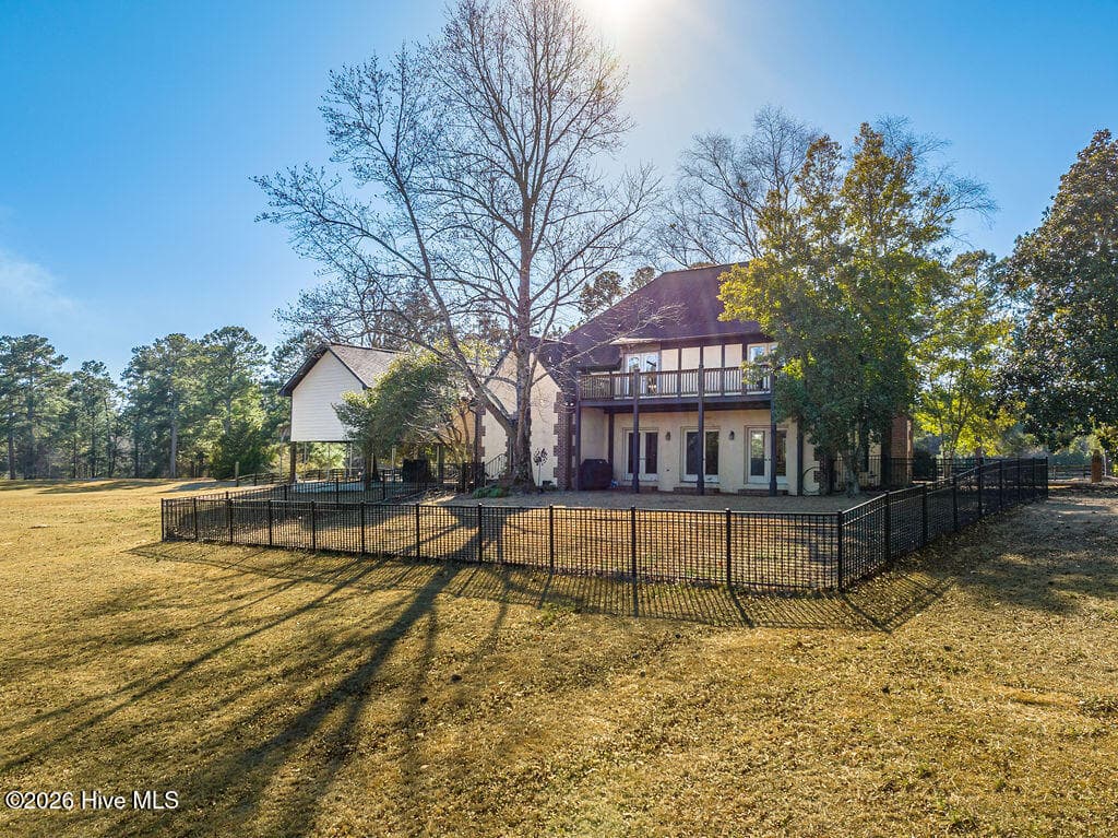 Single Family Residence at 450 Addor Road, Aberdeen, NC 28315, photo 4 of 47
