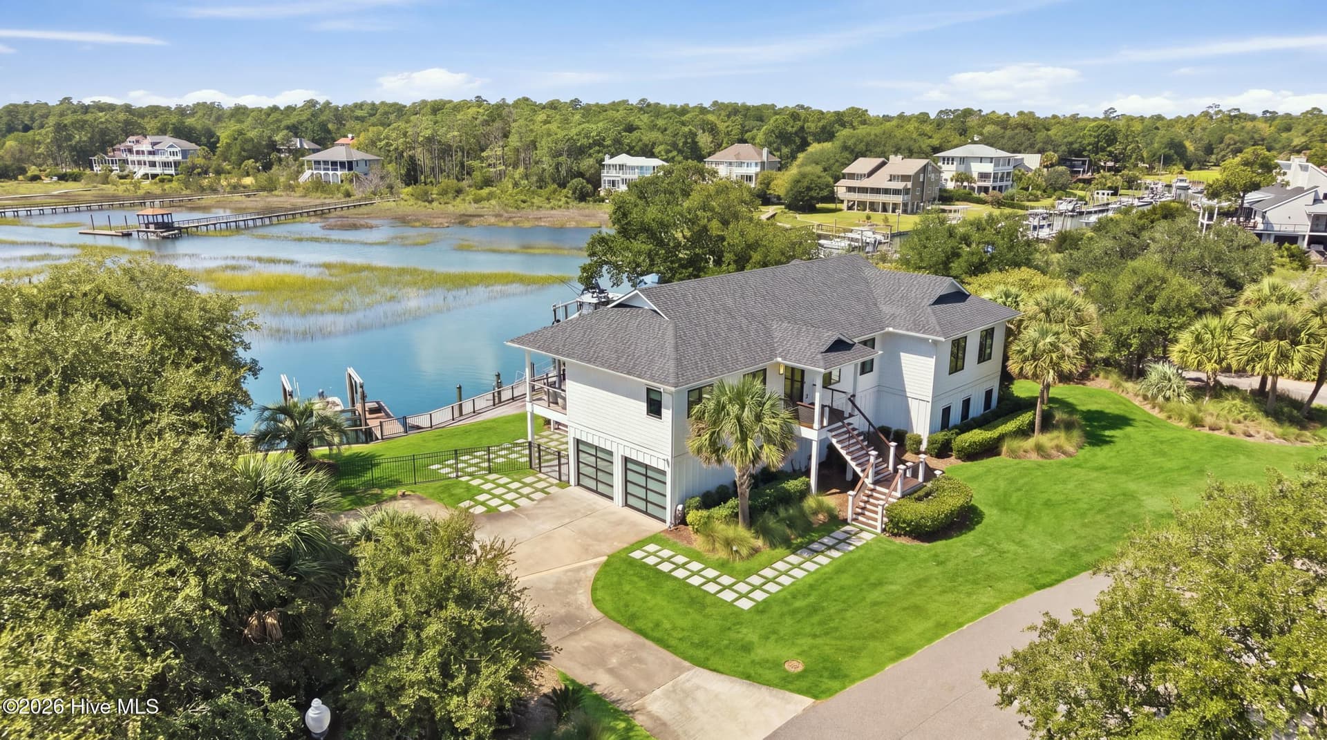 Single Family Residence at 808 Inlet View Drive, Wilmington, NC 28409, photo 3 of 3