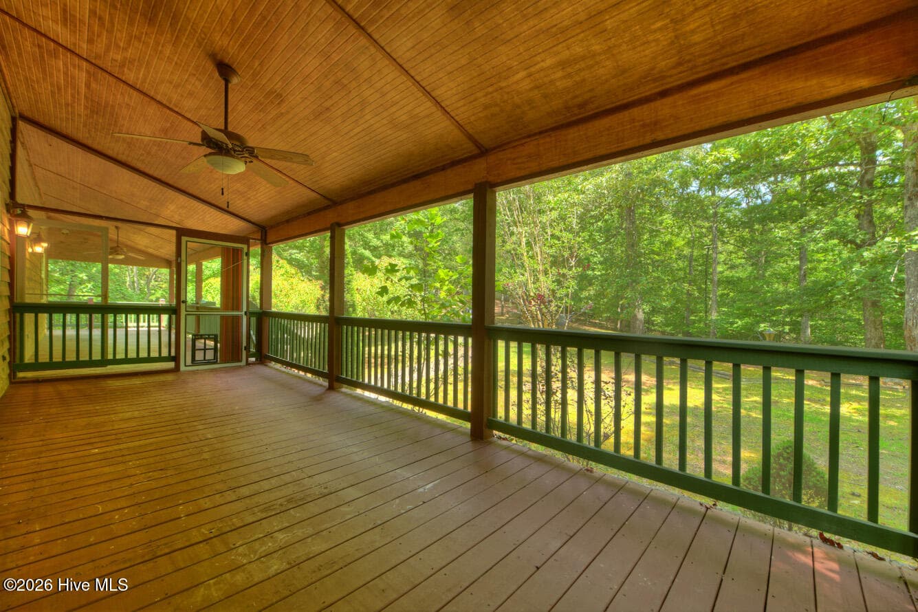 Single Family Residence at 648 Posey Place, Murphy, NC 28906, photo 2 of 3
