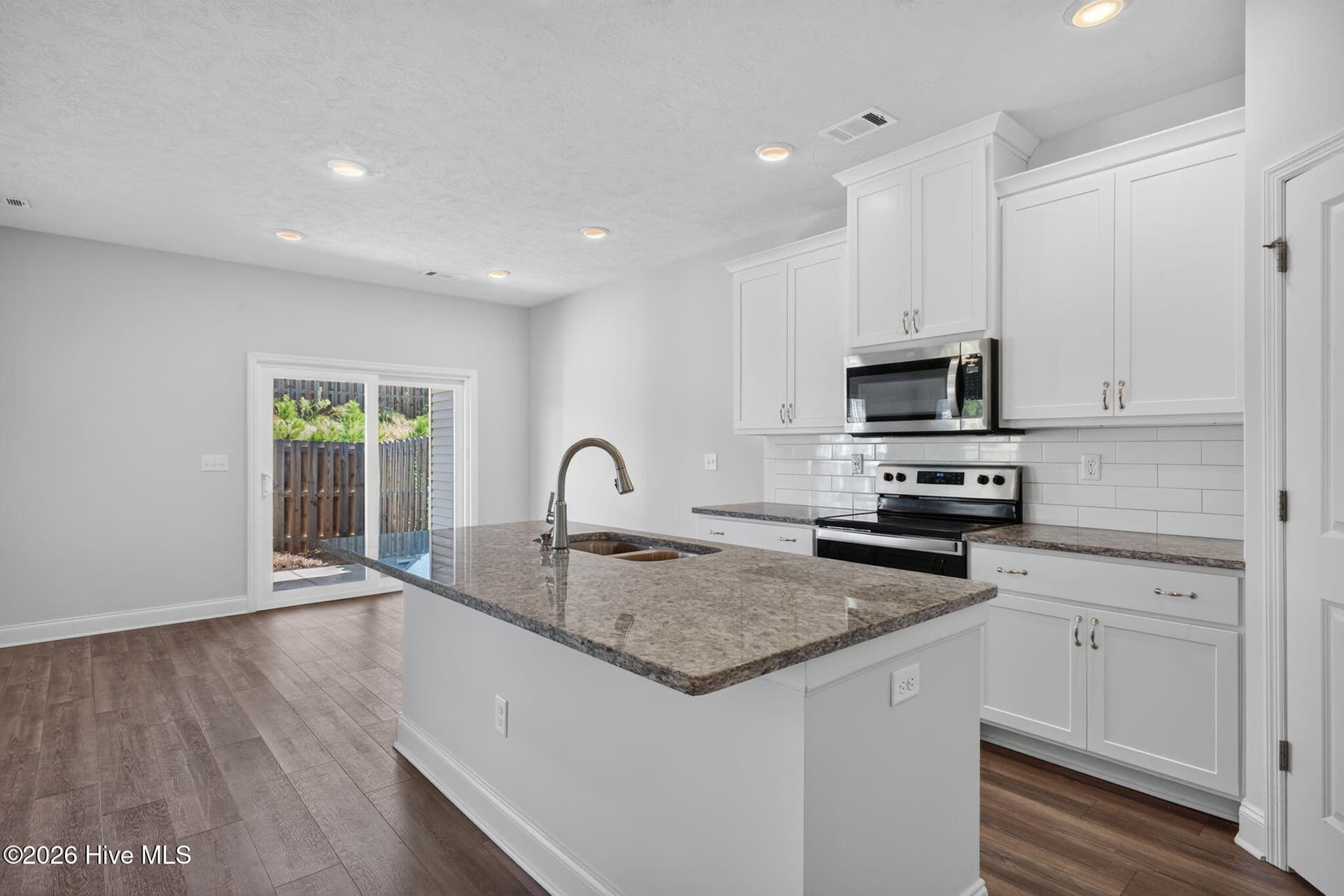 Townhouse at 605 Hampton Drive, North Augusta, SC 29860, photo 6 of 31