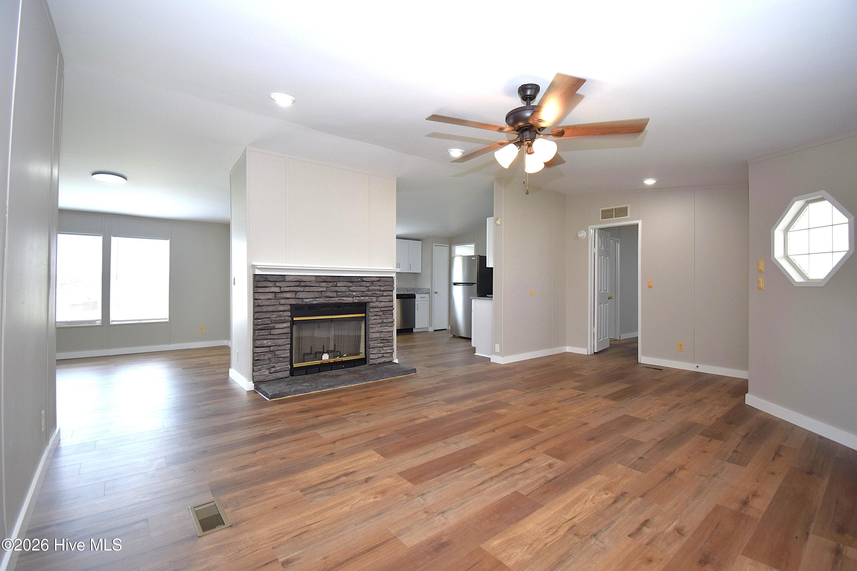 Manufactured Home at 220 Main Street, Grifton, NC 28530, photo 13 of 59