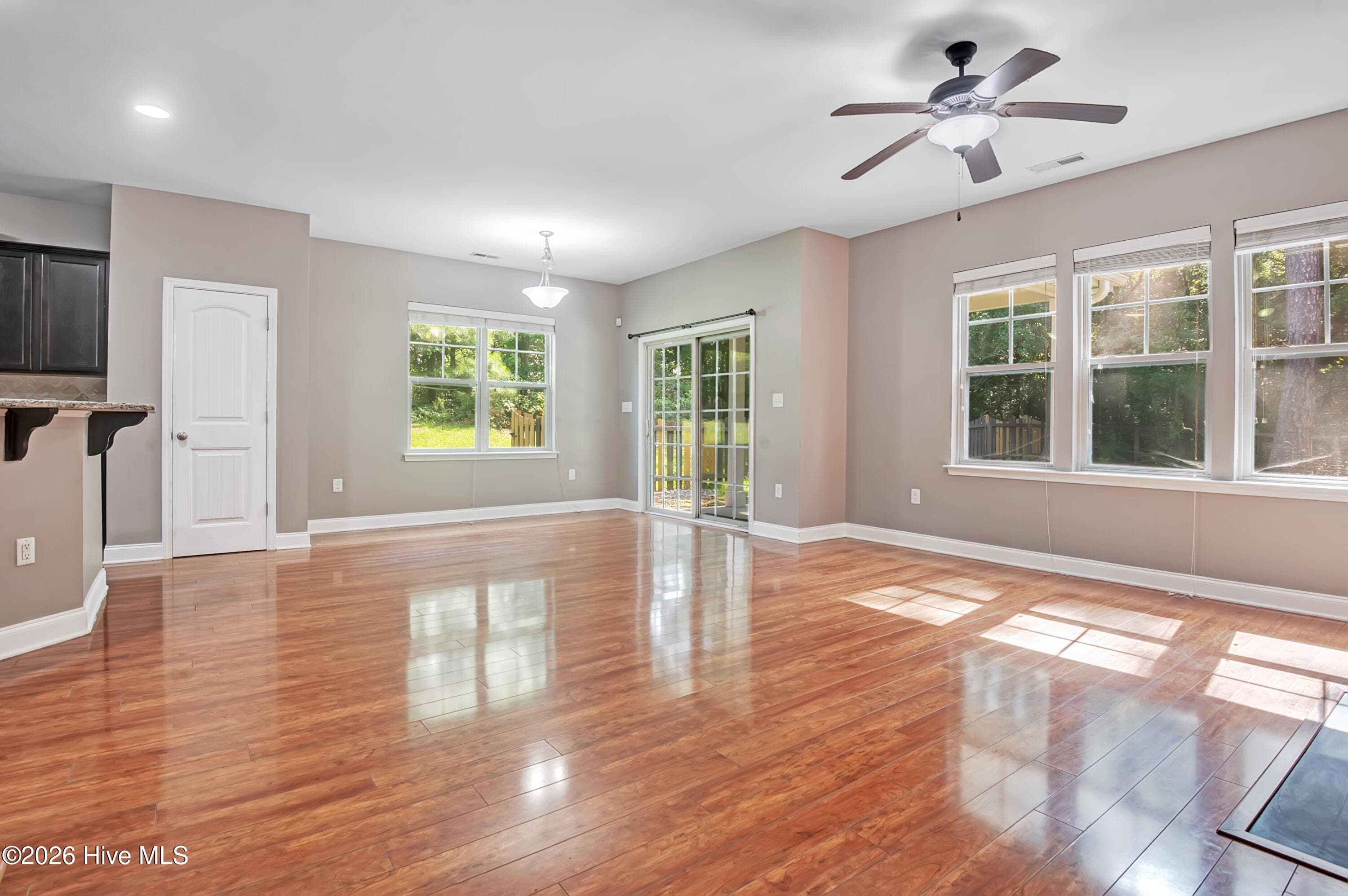 Single Family Residence at 105 Birdsong Court, Aberdeen, NC 28315, photo 5 of 40