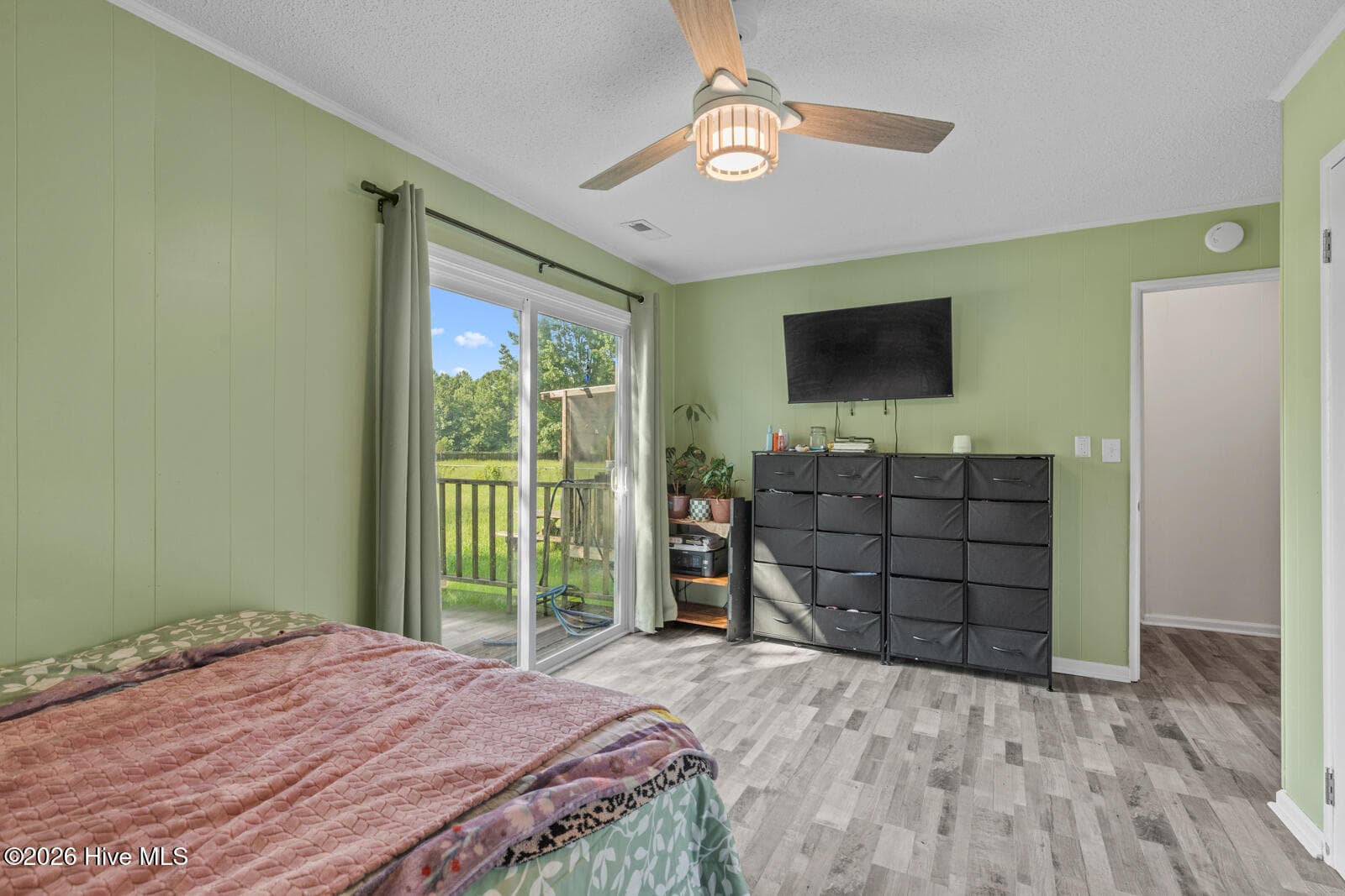 Single Family Residence at 651 Queens Creek Road, Hubert, NC 28539, photo 18 of 23