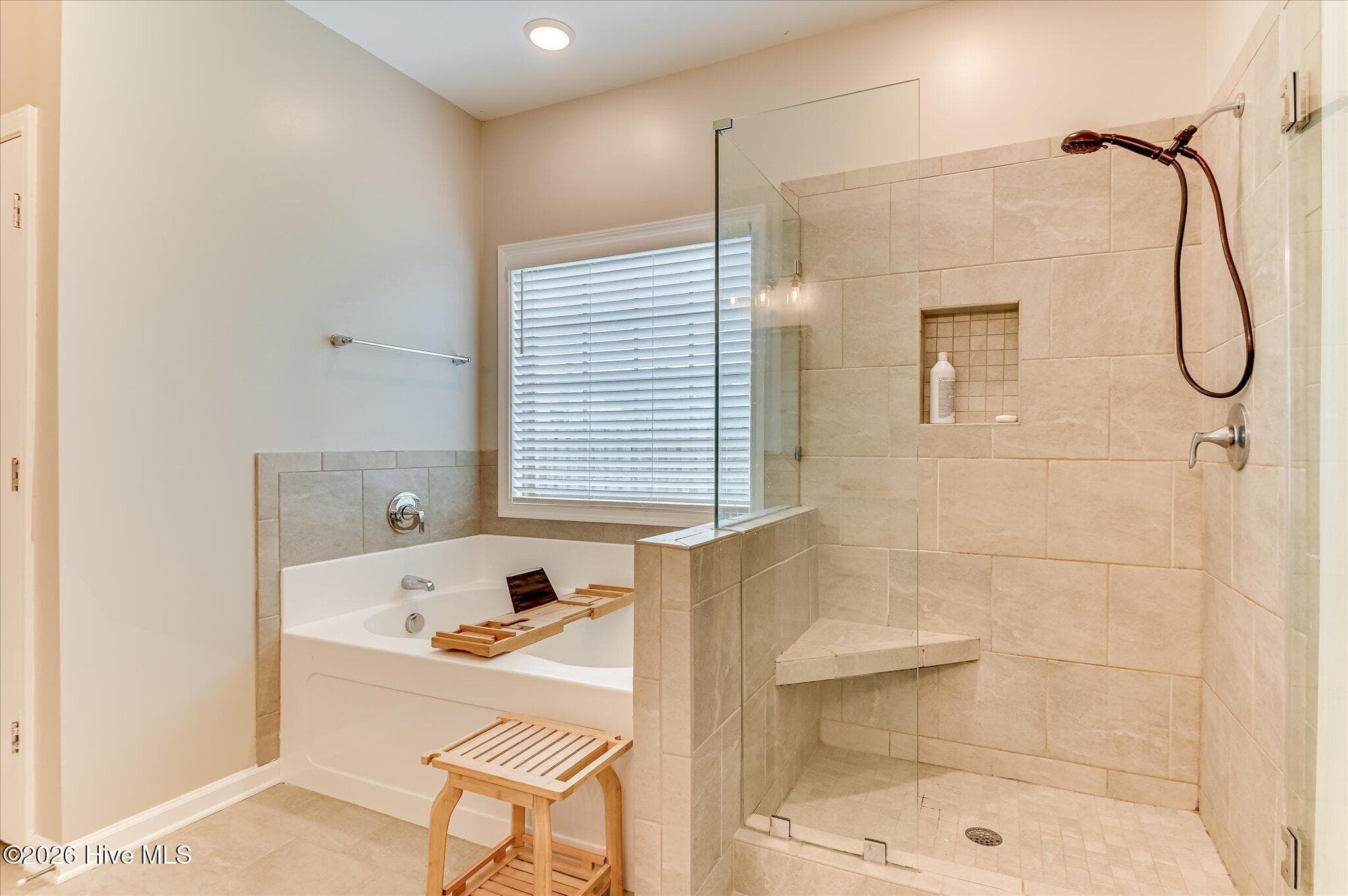 Owner en Suite soaking tub and walk-in shower - 257 Haverford Drive, Grovetown, GA 30813