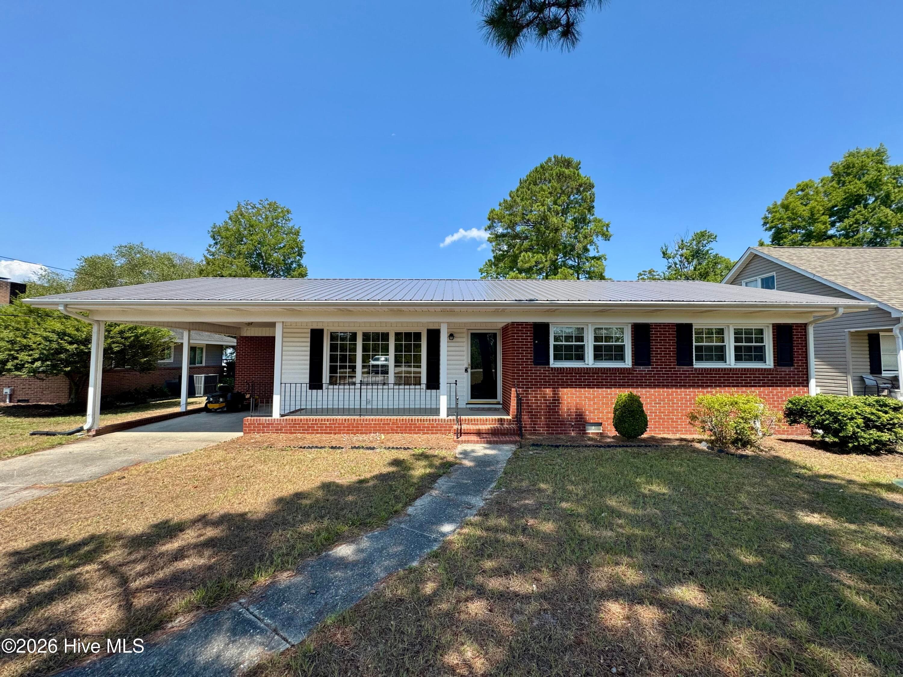 Single Family Residence at 2522 Bella Coola Road, Lake Waccamaw, NC 28450, photo 2 of 19