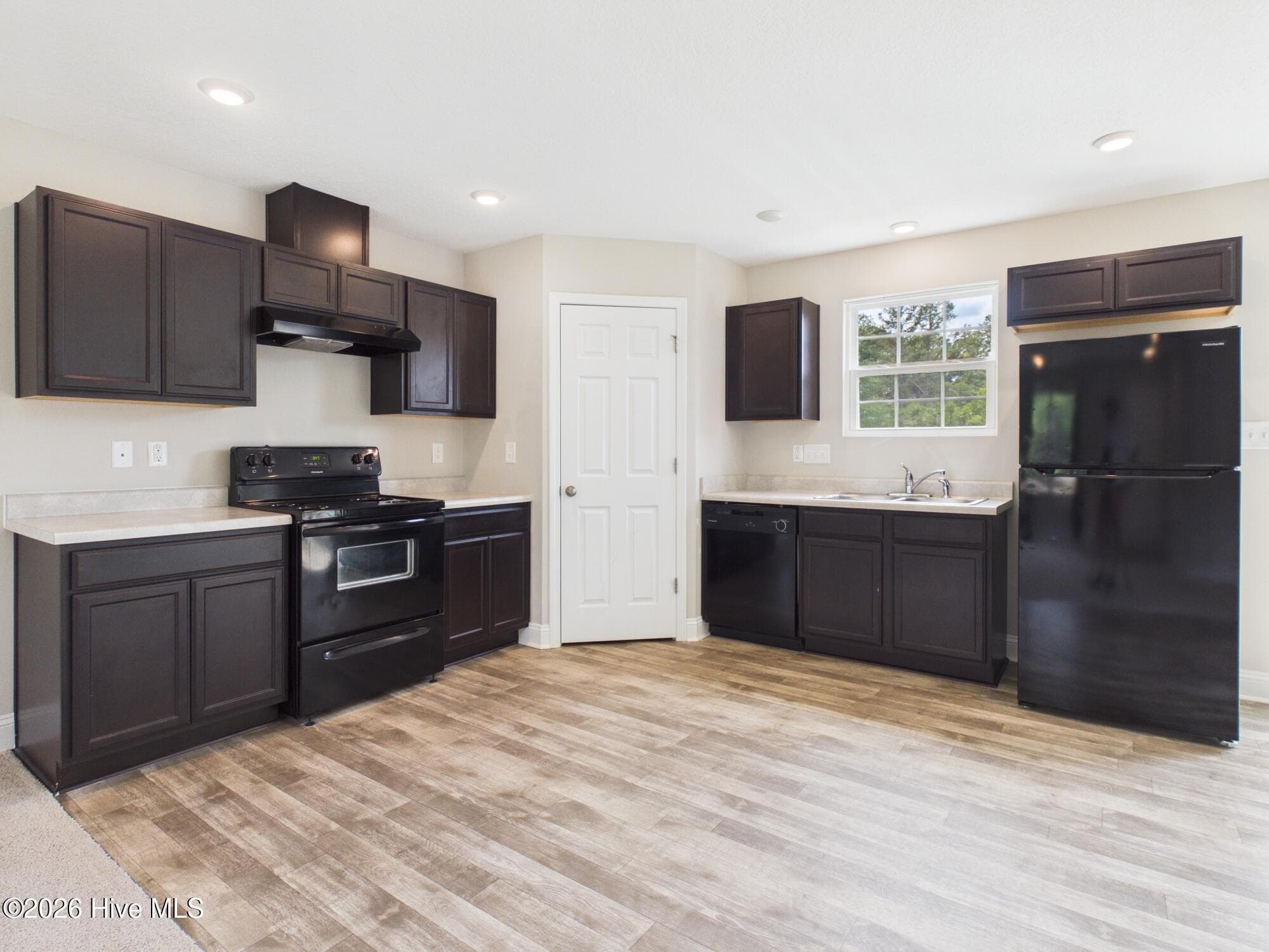 Single Family Residence at 117 Fawnwood Place, Carthage, NC 28327, photo 5 of 39