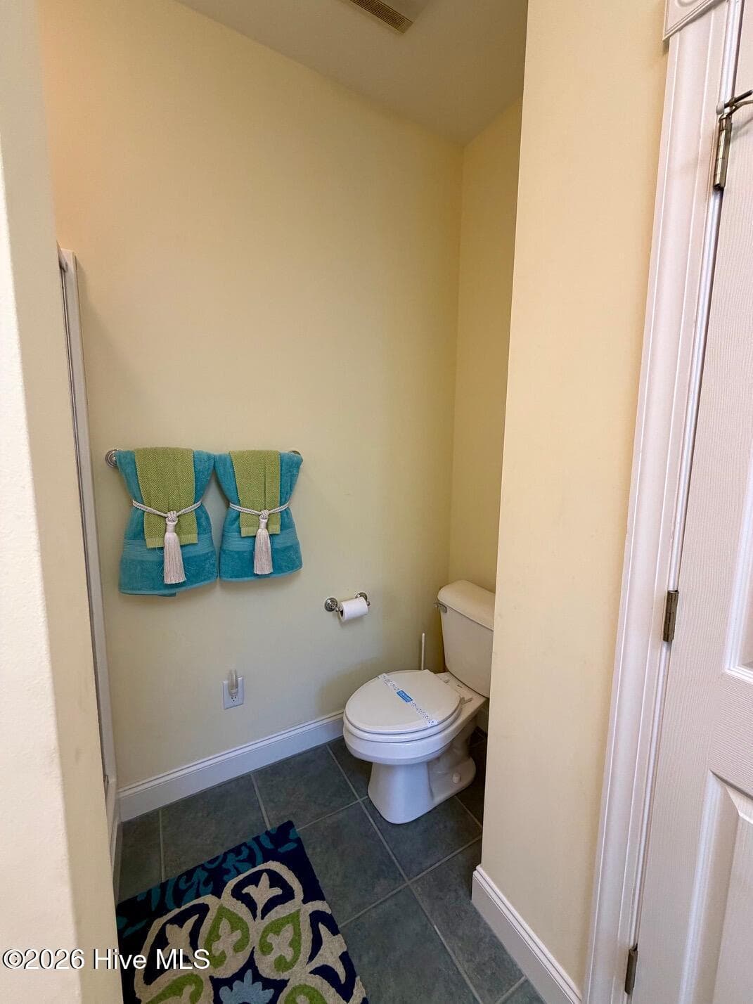 Single Family Residence at 8526 Ocean View Drive, Emerald Isle, NC 28594, photo 6 of 7