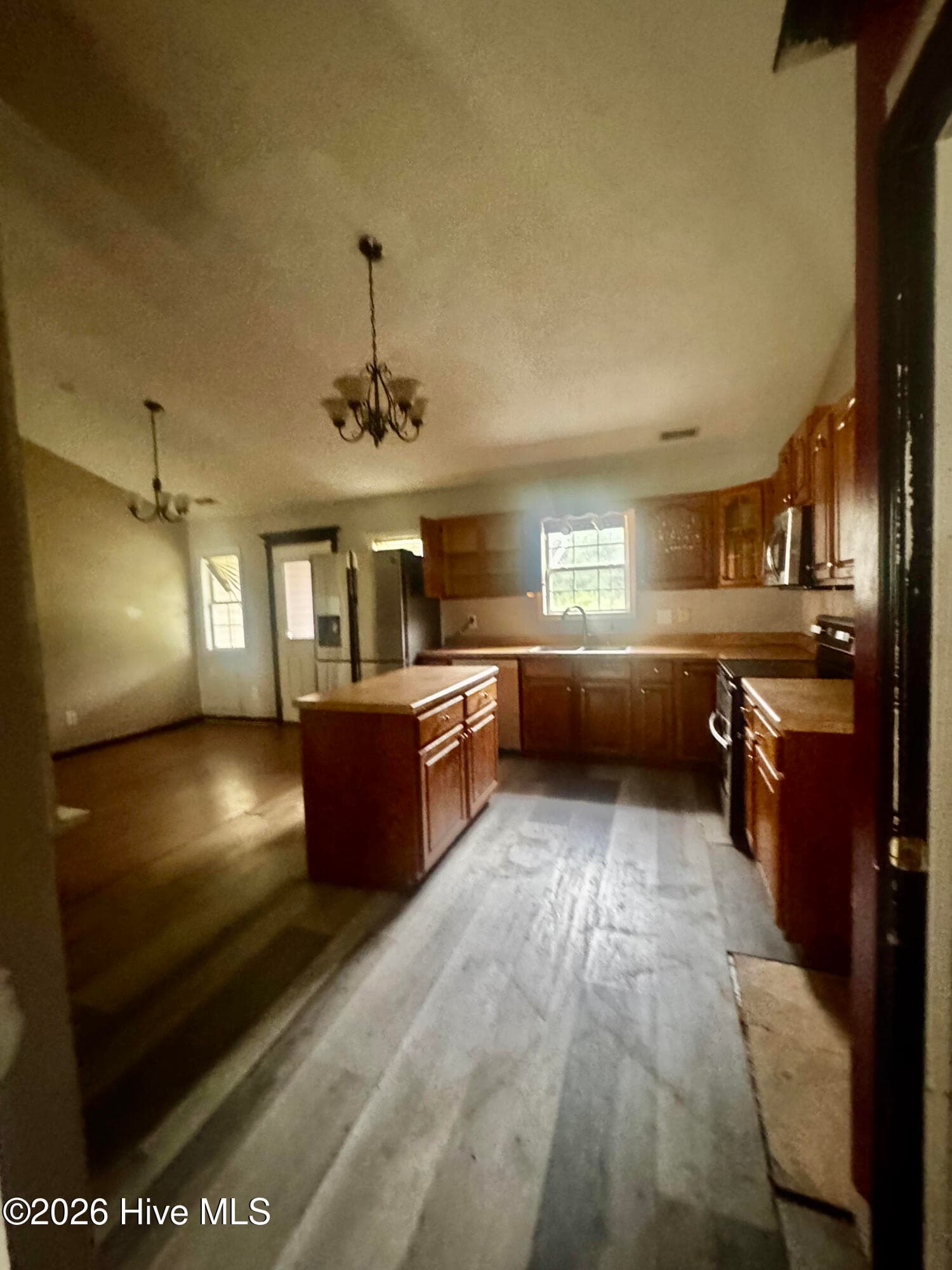 Single Family Residence at 111 Quail Creek Drive, Hubert, NC 28539, photo 8 of 25