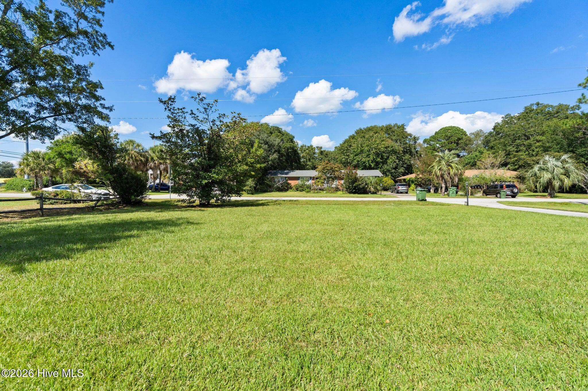 Single Family Residence at 806 Bragg Drive, Wilmington, NC 28409, photo 6 of 57