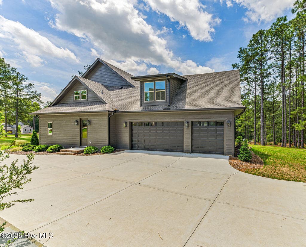 Single Family Residence at 315 Sloan Lane, Pinehurst, NC 28374, photo 12 of 131