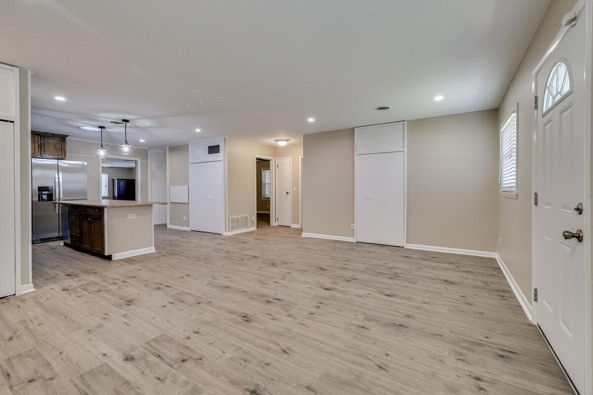 Single Family Residence at 2085 Hillsinger Road, Augusta, GA 30904, photo 6 of 42