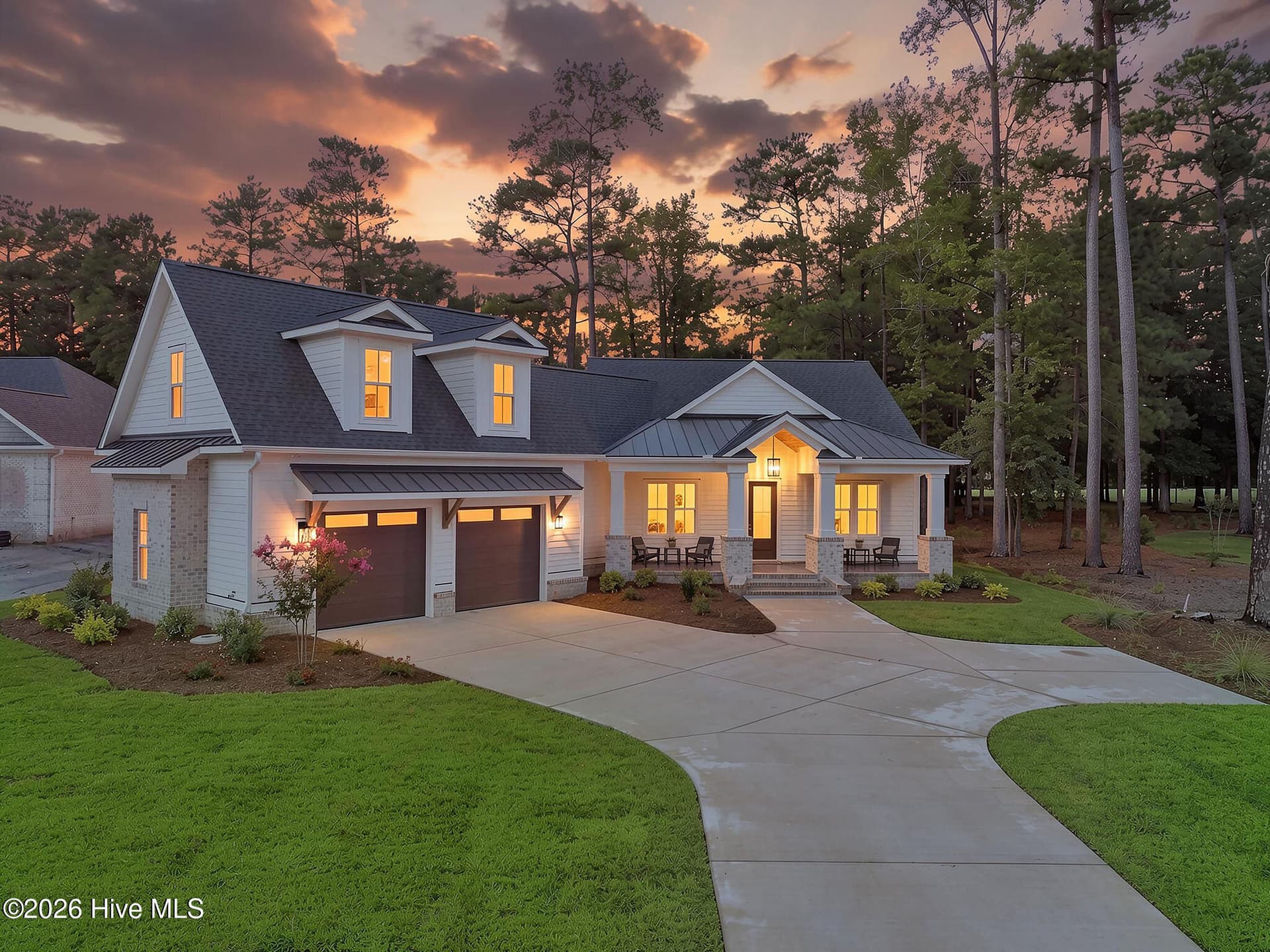Single Family Residence at 208 E Winding Way, Wallace, NC 28466, photo 2 of 94