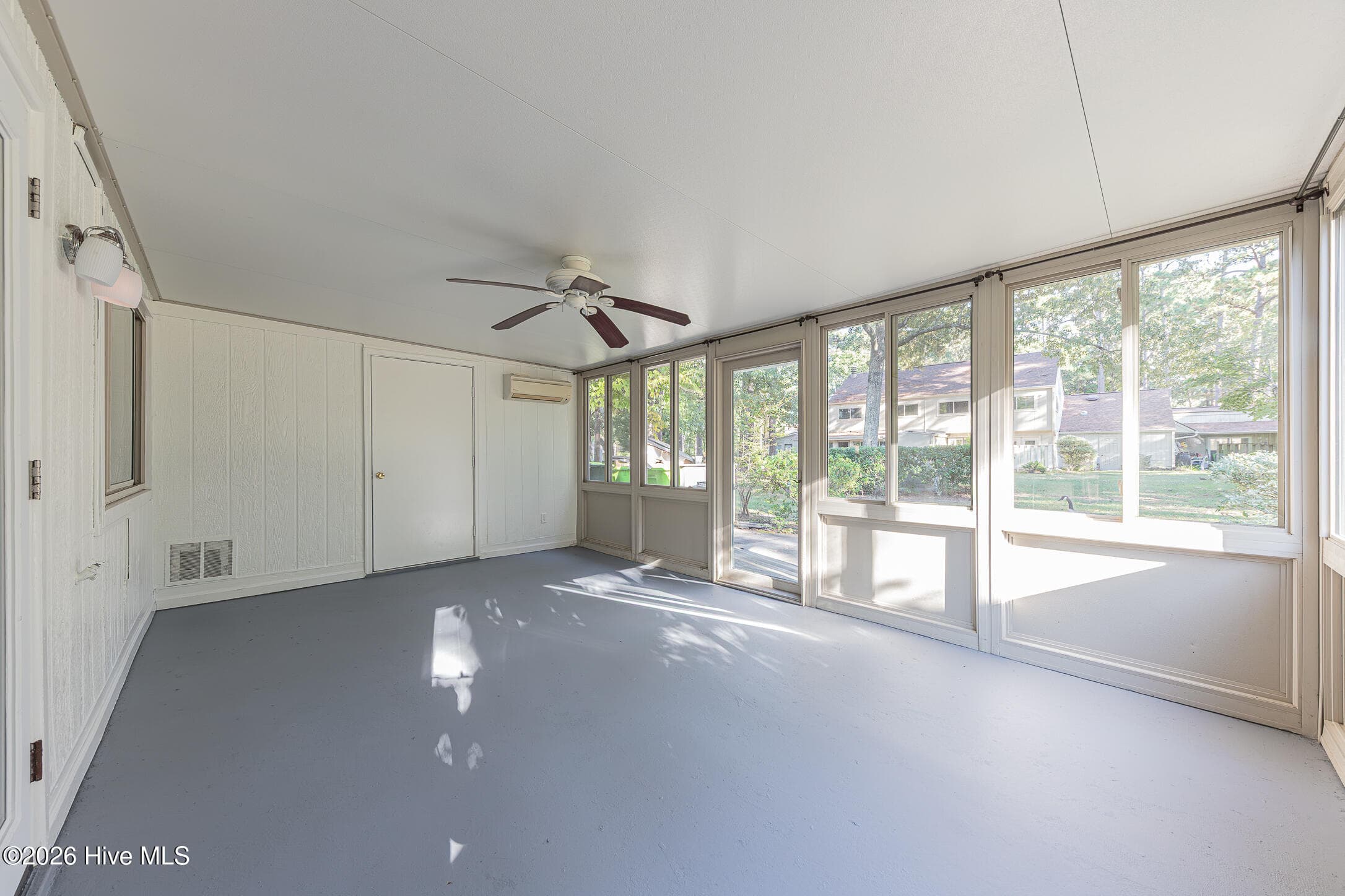 Townhouse at 97 Quarterdeck, New Bern, NC 28562, photo 25 of 71