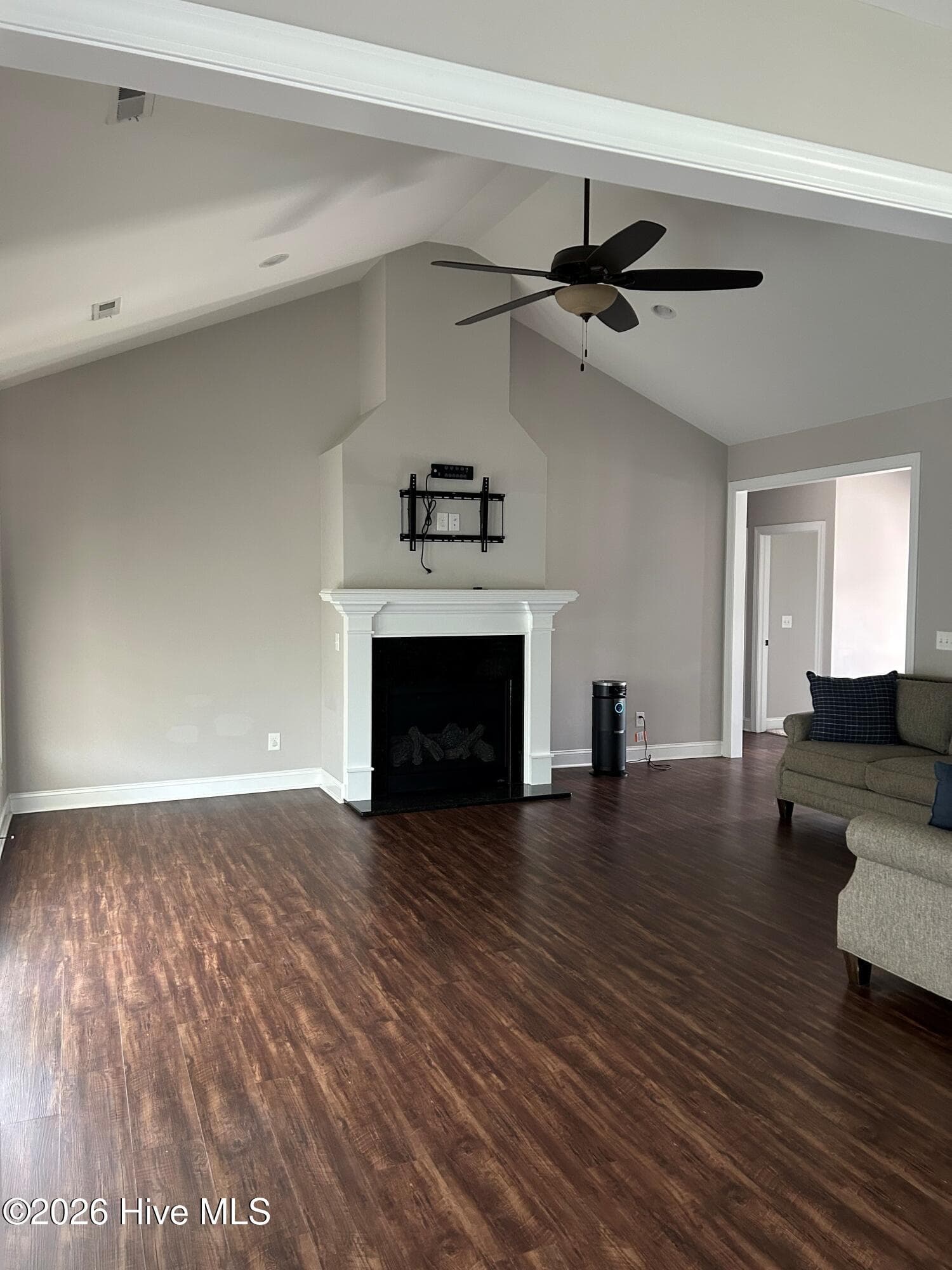 Single Family Residence at 210 Beaver Dam Drive, Clinton, NC 28328, photo 5 of 15