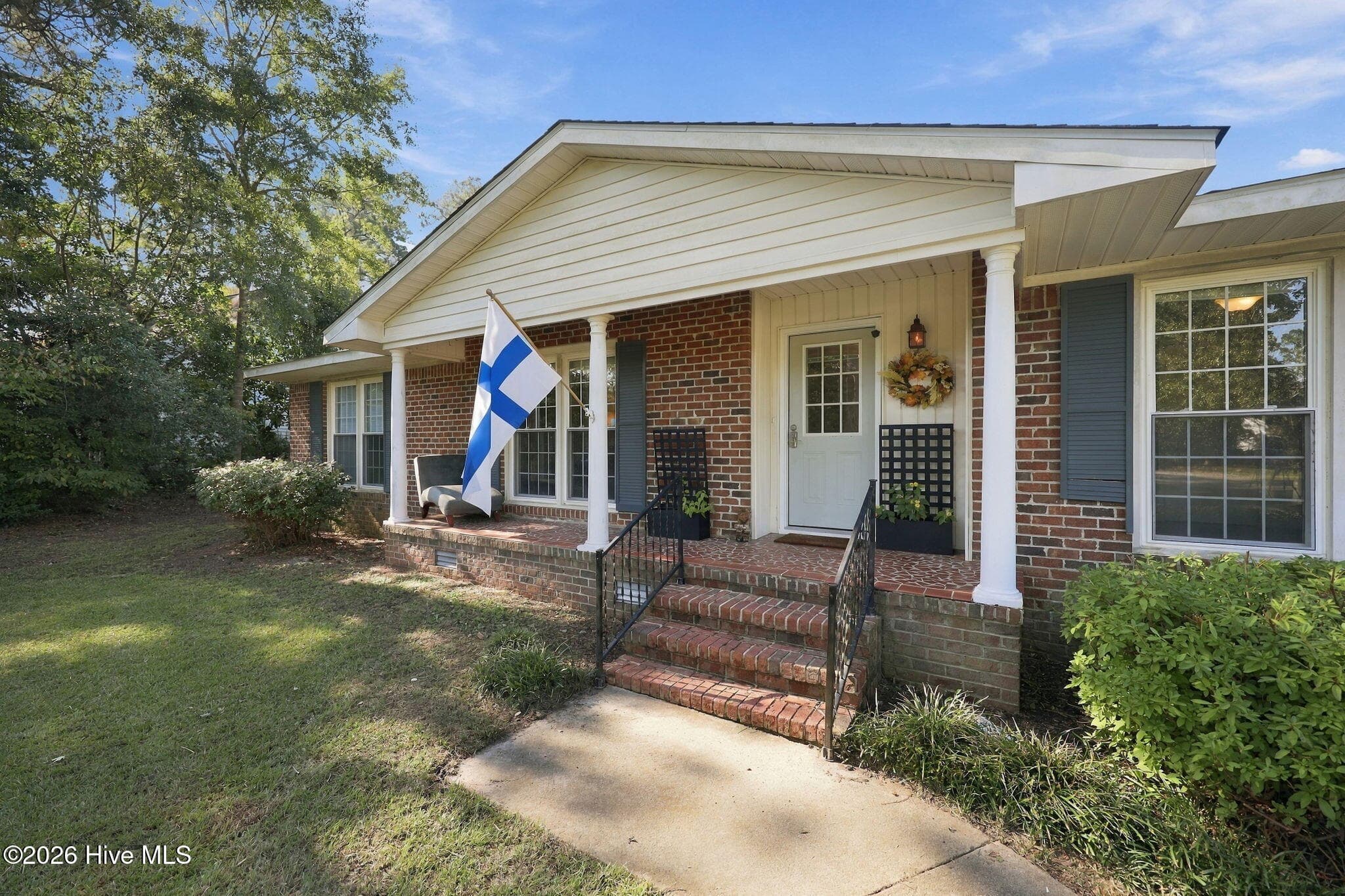 Single Family Residence at 309 Willowbrook Court, New Bern, NC 28562, photo 7 of 57